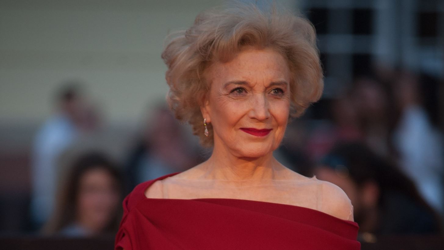 Marisa Paredes | &#x388;&#x3C6;&#x3C5;&#x3B3;&#x3B5; &#x3B1;&#x3C0;&#x3CC; &#x3C4;&#x3B7; &#x3B6;&#x3C9;&#x3AE; &#x3B7; &#x3BC;&#x3BF;&#x3CD;&#x3C3;&#x3B1; &#x3C4;&#x3BF;&#x3C5; Pedro Almodovar