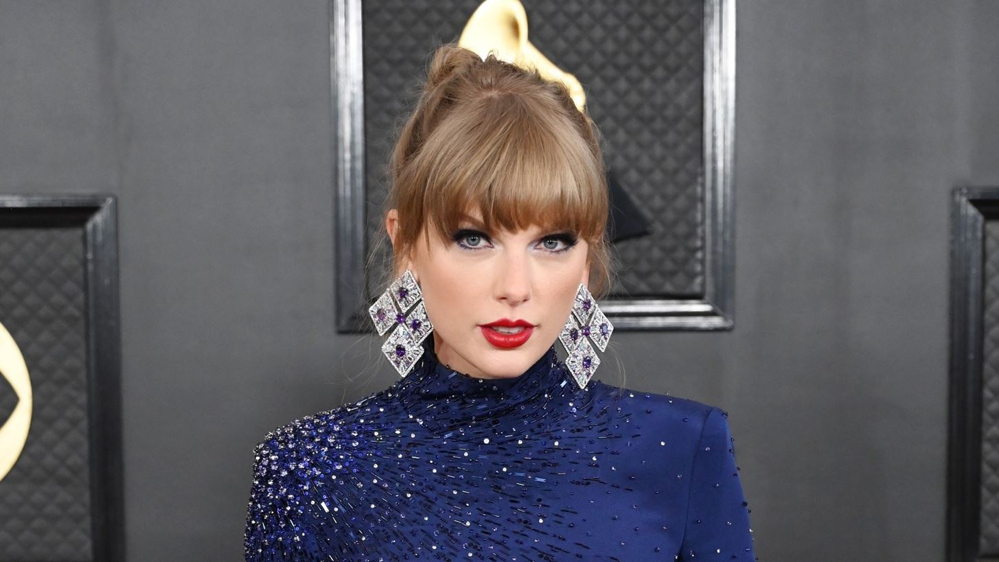 Taylor Swift | &#x397; &#x3B4;&#x3B7;&#x3BC;&#x3CC;&#x3C3;&#x3B9;&#x3B1; &#x3C3;&#x3C4;&#x3AE;&#x3C1;&#x3B9;&#x3BE;&#x3B7; &#x3C3;&#x3C4;&#x3B7;&#x3BD; Kamala Harris &#x3BA;&#x3B1;&#x3B9; &#x3B7; &#x3B1;&#x3BD;&#x3B1;&#x3C6;&#x3BF;&#x3C1;&#x3AC; &#x3C4;&#x3B7;&#x3C2; &#x3C3;&#x3C4;&#x3B7;&#x3BD; &#x3C0;&#x3B1;&#x3C1;&#x3B1;&#x3C0;&#x3BB;&#x3B7;&#x3C1;&#x3BF;&#x3C6;&#x3CC;&#x3C1;&#x3B7;&#x3C3;&#x3B7; &#x3C4;&#x3BF;&#x3C5; Donald Trump