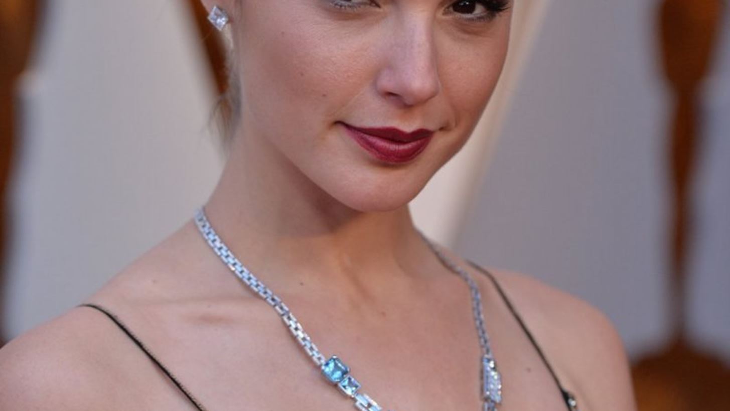 &#x397; Gal Gadot &#x3C3;&#x3B5; &#x3C1;&#x3CC;&#x3BB;&#x3BF; &#x3C0;&#x3B1;&#x3C1;&#x3B1;&#x3B3;&#x3C9;&#x3B3;&#x3BF;&#x3CD; &#x3B3;&#x3B9;&#x3B1; &#x3BC;&#x3AF;&#x3B1; &#x3BD;&#x3AD;&#x3B1; &#x3C4;&#x3B1;&#x3B9;&#x3BD;&#x3AF;&#x3B1; &#x3B1;&#x3C6;&#x3B9;&#x3B5;&#x3C1;&#x3C9;&#x3BC;&#x3AD;&#x3BD;&#x3B7; &#x3C3;&#x3C4;&#x3BF;&#x3BD; Fidel Castro