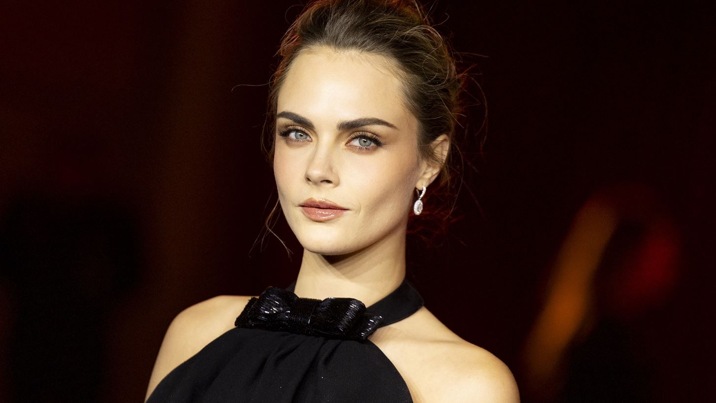 &#x397; Cara Delevingne &#x3BC;&#x3B5; &#x3BD;&#x3AD;&#x3BF; &#x3B1;&#x3BD;&#x3B1;&#x3C4;&#x3C1;&#x3B5;&#x3C0;&#x3C4;&#x3B9;&#x3BA;&#x3CC; hair look &#x3C3;&#x3C4;&#x3B9;&#x3C2; &#x39A;&#x3AC;&#x3BD;&#x3BD;&#x3B5;&#x3C2;