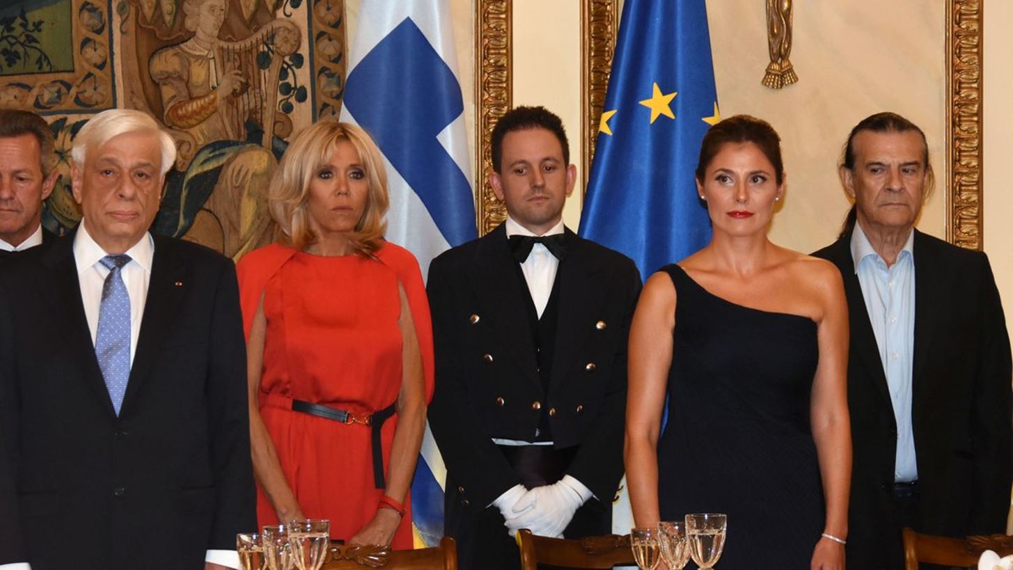 &#x392;rigitte Macron: &#x3A4;&#x3B9; &#x3C6;&#x3CC;&#x3C1;&#x3B5;&#x3C3;&#x3B5; &#x3C3;&#x3C4;&#x3BF; &#x3B5;&#x3C0;&#x3AF;&#x3C3;&#x3B7;&#x3BC;&#x3BF; &#x3B4;&#x3B5;&#x3AF;&#x3C0;&#x3BD;&#x3BF;;