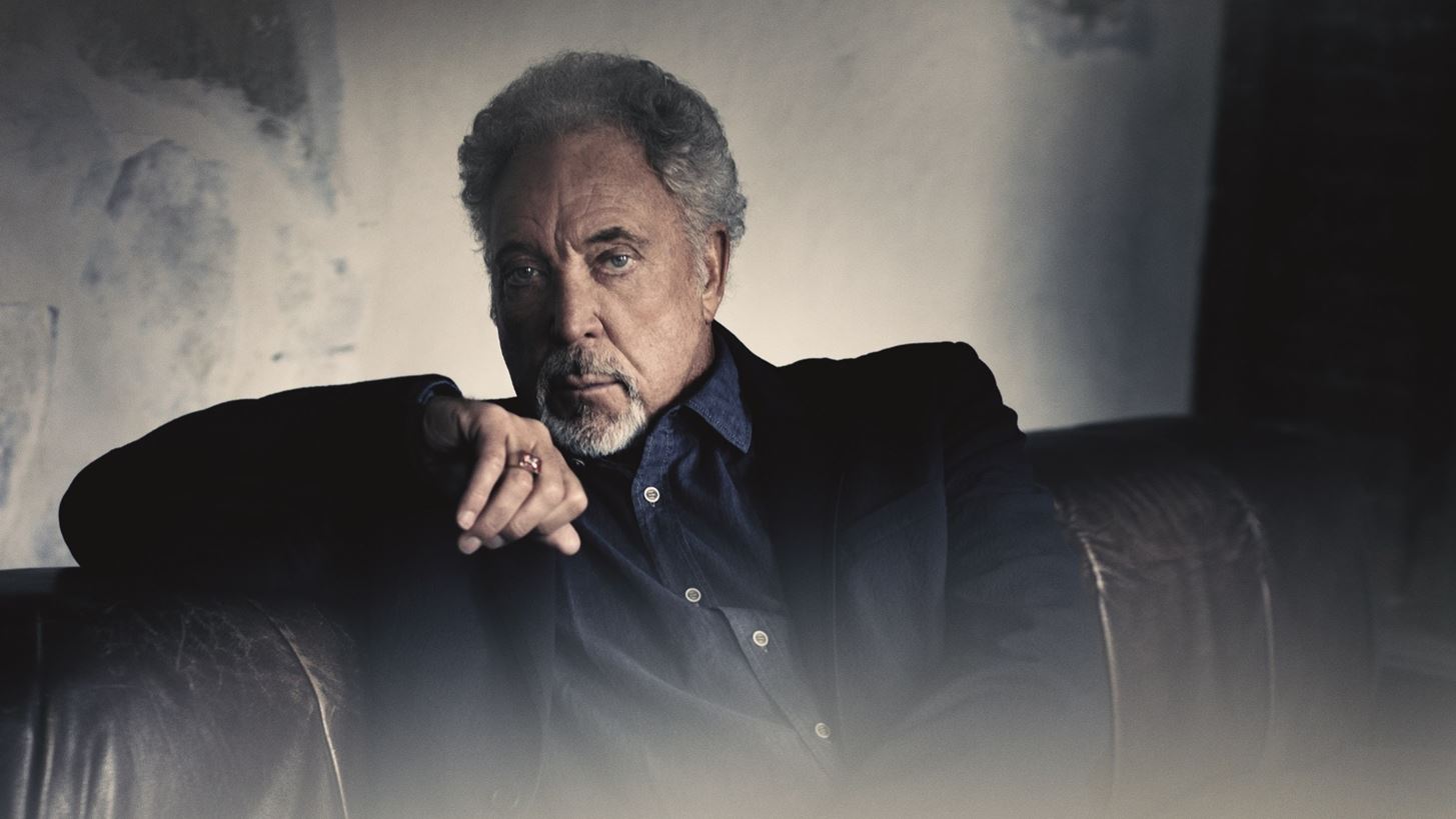 Tom Jones | &#x394;&#x3AD;&#x3BA;&#x3B1; &#x3B1;&#x3BE;&#x3AD;&#x3C7;&#x3B1;&#x3C3;&#x3C4;&#x3B5;&#x3C2; &#x3C3;&#x3C5;&#x3BD;&#x3B5;&#x3C1;&#x3B3;&#x3B1;&#x3C3;&#x3AF;&#x3B5;&#x3C2; &#x3BC;&#x3B5; &#x3BC;&#x3B5;&#x3B3;&#x3AC;&#x3BB;&#x3BF;&#x3C5;&#x3C2; &#x3C3;&#x3C4;&#x3B1;&#x3C1;