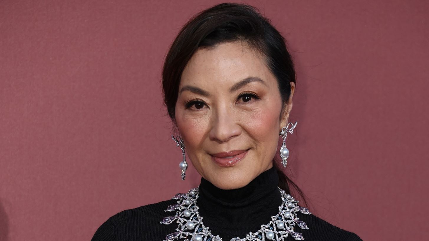Michelle Yeoh | &#x397; &#x3BC;&#x3B5;&#x3B3;&#x3AC;&#x3BB;&#x3B7; &#x3B1;&#x3BB;&#x3BB;&#x3B1;&#x3B3;&#x3AE; &#x3C0;&#x3BF;&#x3C5; &#x3AD;&#x3BA;&#x3B1;&#x3BD;&#x3B5; &#x3C3;&#x3C4;&#x3B7;&#x3BD; &#x3B5;&#x3BC;&#x3C6;&#x3AC;&#x3BD;&#x3B9;&#x3C3;&#x3AE; &#x3C4;&#x3B7;&#x3C2; &#x3B3;&#x3B9;&#x3B1; &#x3C4;&#x3B7;&#x3BD; &#x3C0;&#x3C1;&#x3B5;&#x3BC;&#x3B9;&#x3AD;&#x3C1;&#x3B1; &#x3C4;&#x3BF;&#x3C5; Wicked