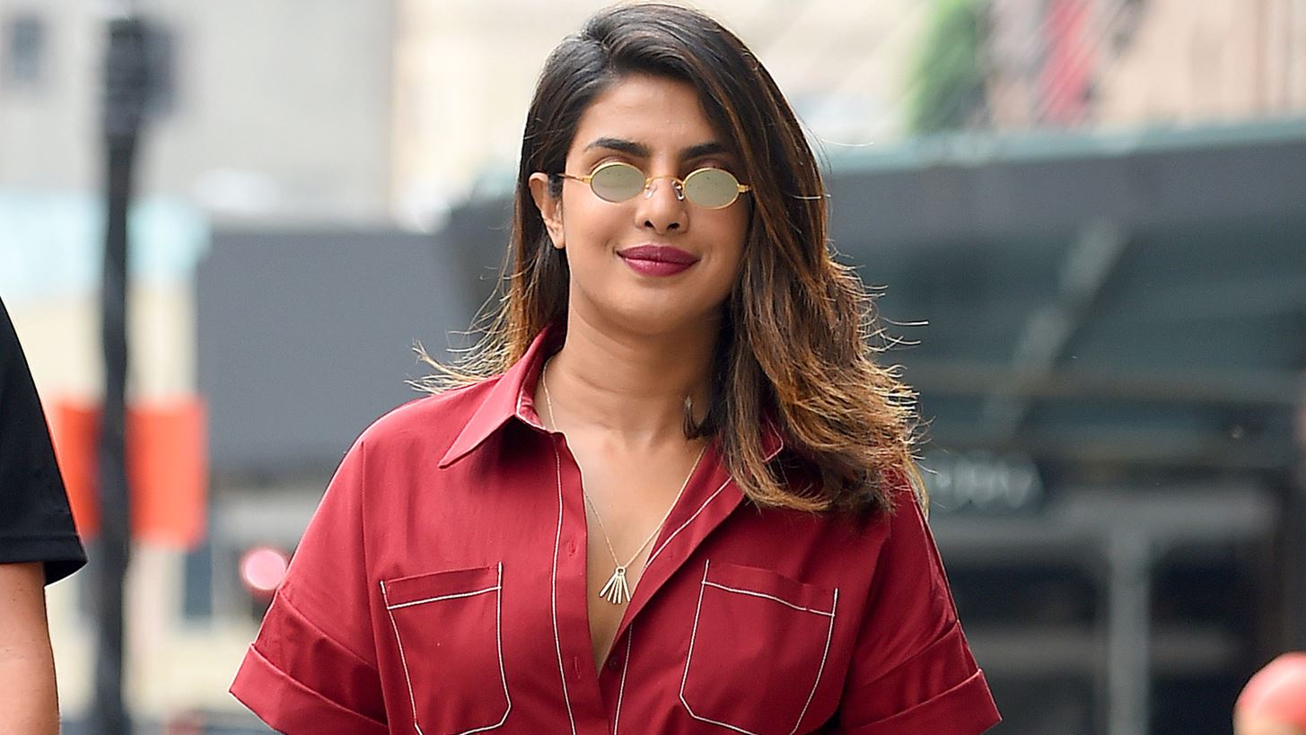 Priyanka Chopra: 10 stylish &#x3B5;&#x3BC;&#x3C6;&#x3B1;&#x3BD;&#x3AF;&#x3C3;&#x3B5;&#x3B9;&#x3C2; &#x3C4;&#x3B7;&#x3C2; &#x3BC;&#x3B1;&#x3C2; &#x3B4;&#x3AF;&#x3BD;&#x3BF;&#x3C5;&#x3BD; &#x3AD;&#x3BC;&#x3C0;&#x3BD;&#x3B5;&#x3C5;&#x3C3;&#x3B7;