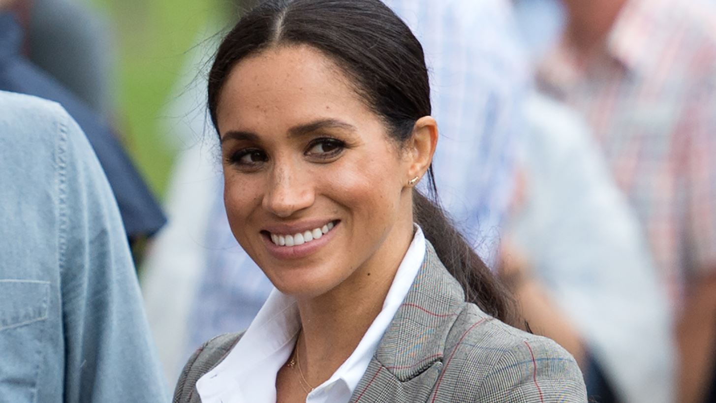 Royal hairspo: 5 &#x3C7;&#x3C4;&#x3B5;&#x3BD;&#x3AF;&#x3C3;&#x3BC;&#x3B1;&#x3C4;&#x3B1; &#x3C4;&#x3B7;&#x3C2; Meghan Markle &#x3C0;&#x3BF;&#x3C5; &#x3B8;&#x3B1; &#x3B1;&#x3BD;&#x3C4;&#x3B9;&#x3B3;&#x3C1;&#x3AC;&#x3C8;&#x3BF;&#x3C5;&#x3BC;&#x3B5;