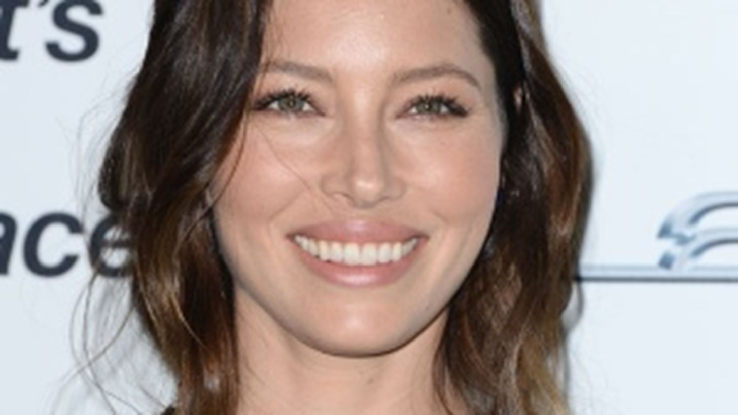 &#x3A3;&#x3C4;&#x3AD;&#x3BA;&#x3B1; &#x3C3;&#x3C4;&#x3B1; &#x3BC;&#x3B1;&#x3BB;&#x3BB;&#x3B9;&#x3AC; KAI &#x3C4;&#x3BF; &#x3B2;&#x3C1;&#x3AC;&#x3B4;&#x3C5;; &#x39A;&#x3AC;&#x3BD;&#x3C4;&#x3BF; &#x3CC;&#x3C0;&#x3C9;&#x3C2; &#x3B7; Jessica Biel!