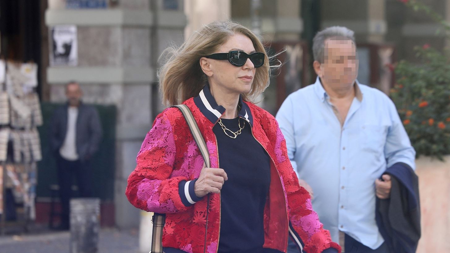 &#x397; casual &#x3B5;&#x3BC;&#x3C6;&#x3AC;&#x3BD;&#x3B9;&#x3C3;&#x3B7; &#x3C4;&#x3B7;&#x3C2; &#x388;&#x3BB;&#x3BB;&#x3B7;&#x3C2; &#x3A3;&#x3C4;&#x3AC;&#x3B7; &#x3BC;&#x3B5; &#x3C4;&#x3B6;&#x3B9;&#x3BD; &#x3C0;&#x3B1;&#x3BD;&#x3C4;&#x3B5;&#x3BB;&#x3CC;&#x3BD;&#x3B9; &#x3BA;&#x3B1;&#x3B9; sneakers &#x3B5;&#x3AF;&#x3BD;&#x3B1;&#x3B9; &#x3B9;&#x3B4;&#x3B1;&#x3BD;&#x3B9;&#x3BA;&#x3AE; &#x3B3;&#x3B9;&#x3B1; &#x3C4;&#x3B7;&#x3BD; &#x3BA;&#x3B1;&#x3B8;&#x3B7;&#x3BC;&#x3B5;&#x3C1;&#x3B9;&#x3BD;&#x3CC;&#x3C4;&#x3B7;&#x3C4;&#x3B1;