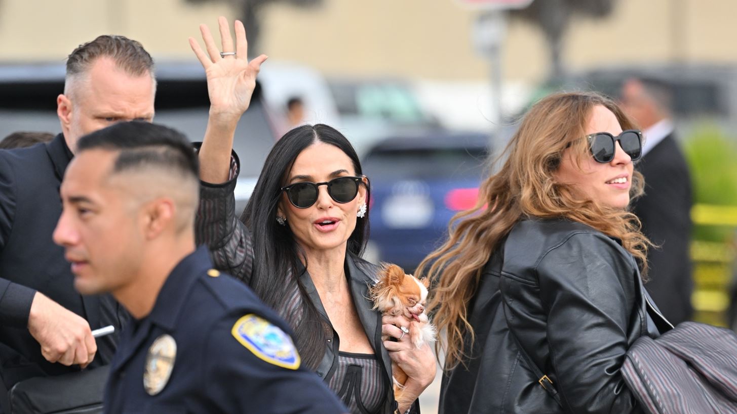 Demi Moore | &#x395;&#x3AF;&#x3BD;&#x3B1;&#x3B9; &quot;&#x3BF; &#x3C0;&#x3B9;&#x3BF; &#x3CC;&#x3BC;&#x3BF;&#x3C1;&#x3C6;&#x3BF;&#x3C2; &#x3AC;&#x3BD;&#x3B8;&#x3C1;&#x3C9;&#x3C0;&#x3BF;&#x3C2;&quot; &#x3C3;&#x3C4;&#x3BF;&#x3BD; &#x3C0;&#x3BB;&#x3B1;&#x3BD;&#x3AE;&#x3C4;&#x3B7;