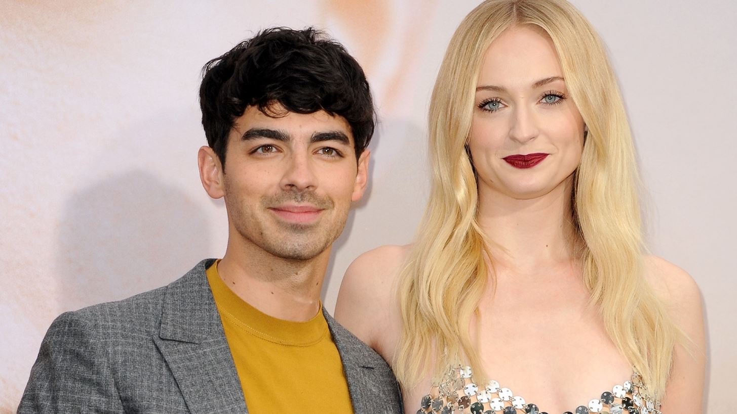 Joe Jonas - Sophie Turner | &#x39F;&#x3C1;&#x3B9;&#x3C3;&#x3C4;&#x3B9;&#x3BA;&#x3BF;&#x3C0;&#x3BF;&#x3B9;&#x3AE;&#x3B8;&#x3B7;&#x3BA;&#x3B5; &#x3C4;&#x3BF; &#x3B4;&#x3B9;&#x3B1;&#x3B6;&#x3CD;&#x3B3;&#x3B9;&#x3CC; &#x3C4;&#x3BF;&#x3C5;&#x3C2;