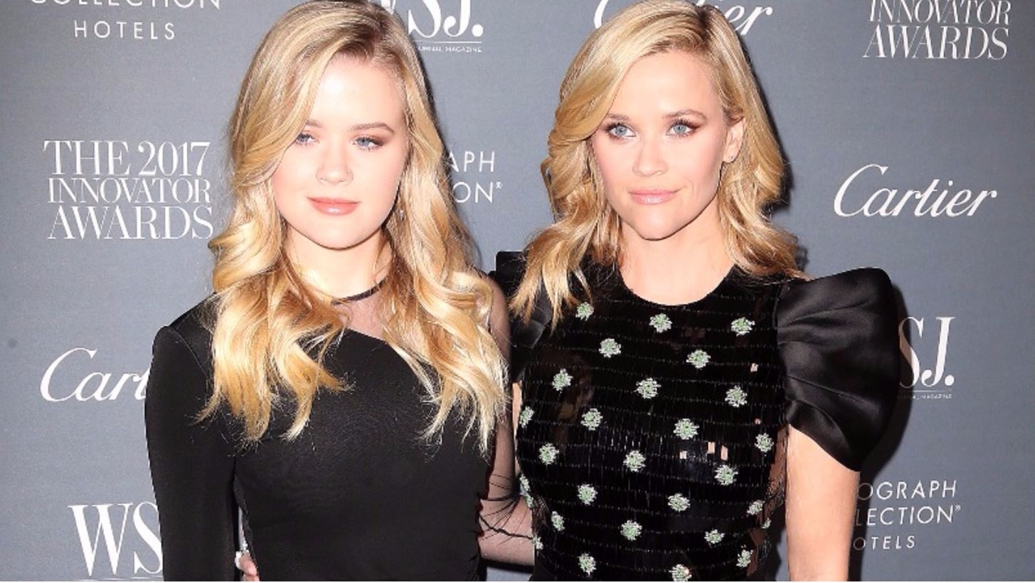 H Reese Witherspoon &#x3BC;&#x3CC;&#x3BB;&#x3B9;&#x3C2; &#x3AD;&#x3BA;&#x3B1;&#x3BD;&#x3B5; &#x3C4;&#x3BF; &#x3B1;&#x3C0;&#x3CC;&#x3BB;&#x3C5;&#x3C4;&#x3BF; twinning look &#x3BC;&#x3B1;&#x3B6;&#x3AF; &#x3BC;&#x3B5; &#x3C4;&#x3B7;&#x3BD; &#x3BA;&#x3CC;&#x3C1;&#x3B7; &#x3C4;&#x3B7;&#x3C2;