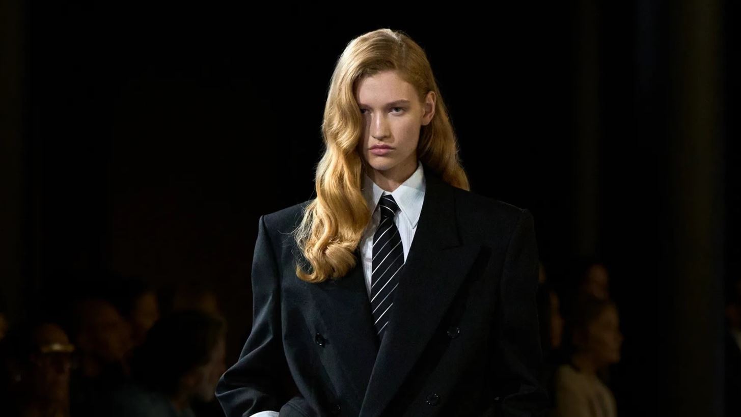 &quot;Very demure, very mindful&quot; | &#x388;&#x3C4;&#x3C3;&#x3B9; &#x3B8;&#x3B1; &#x3C7;&#x3B1;&#x3C1;&#x3B1;&#x3BA;&#x3C4;&#x3B7;&#x3C1;&#x3AF;&#x3B6;&#x3B1;&#x3BC;&#x3B5; &#x3C4;&#x3B1; beauty looks &#x3C3;&#x3C4;&#x3B1; shows YSL, Dior &amp; Balmain