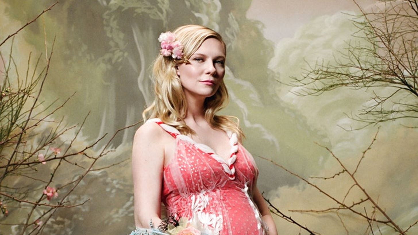 H Kirsten Dunst &#x3B5;&#x3C0;&#x3B9;&#x3B2;&#x3B5;&#x3B2;&#x3B1;&#x3B9;&#x3CE;&#x3BD;&#x3B5;&#x3B9; &#x3C4;&#x3B7;&#x3BD; &#x3B5;&#x3B3;&#x3BA;&#x3C5;&#x3BC;&#x3BF;&#x3C3;&#x3CD;&#x3BD;&#x3B7; &#x3C4;&#x3B7;&#x3C2; &#x3BC;&#x3B5; &#x3C4;&#x3BF;&#x3BD; &#x3C0;&#x3B9;&#x3BF;...fashion &#x3C4;&#x3C1;&#x3CC;&#x3C0;&#x3BF;