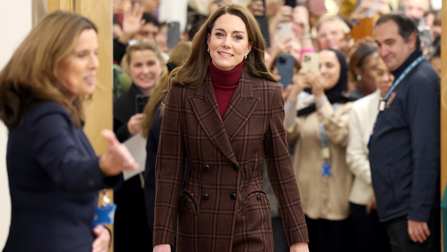 Kate Middleton | &#x3A4;&#x3BF; look &#x3C4;&#x3B7;&#x3C2; &#x3C0;&#x3C1;&#x3CE;&#x3C4;&#x3B7;&#x3C2; &#x3B5;&#x3BC;&#x3C6;&#x3AC;&#x3BD;&#x3B9;&#x3C3;&#x3AE;&#x3C2; &#x3C4;&#x3B7;&#x3C2; &#x3B3;&#x3B9;&#x3B1; &#x3C4;&#x3BF; 2025 &#x3C3;&#x3C5;&#x3BD;&#x3B4;&#x3CD;&#x3B1;&#x3C3;&#x3B5; &#x3B4;&#x3CD;&#x3BF; &#x3B1;&#x3C0;&#x3CC; &#x3C4;&#x3B1; &#x3BC;&#x3B5;&#x3B3;&#x3B1;&#x3BB;&#x3CD;&#x3C4;&#x3B5;&#x3C1;&#x3B1; fashion trends &#x3C0;&#x3BF;&#x3C5; &#x3B1;&#x3B3;&#x3B1;&#x3C0;&#x3AE;&#x3C3;&#x3B1;&#x3BC;&#x3B5; &#x3C4;&#x3B7;&#x3BD; &#x3C4;&#x3B5;&#x3BB;&#x3B5;&#x3C5;&#x3C4;&#x3B1;&#x3AF;&#x3B1; &#x3C3;&#x3B5;&#x3B6;&#x3CC;&#x3BD;