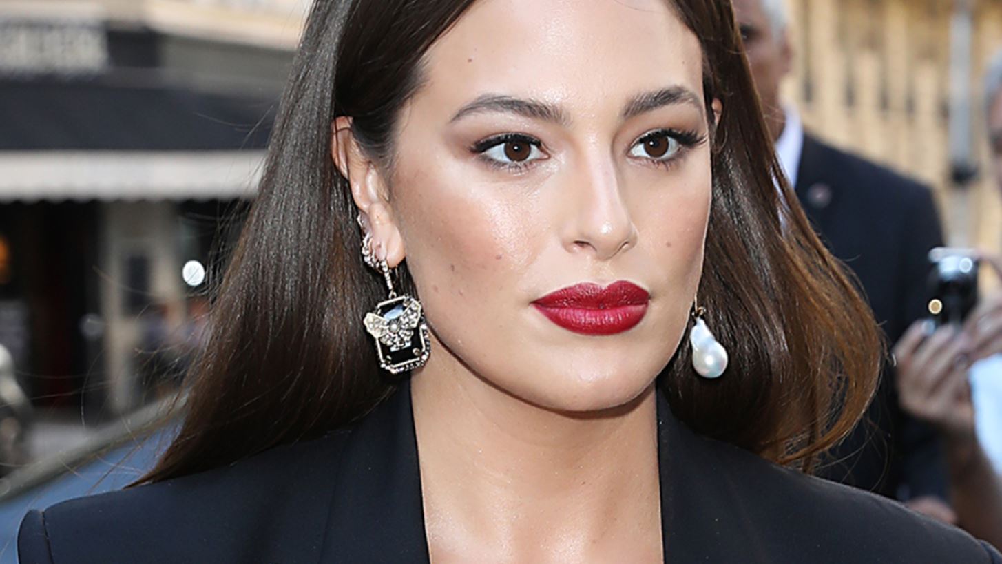 &#x397; Ashley Graham &#x3B1;&#x3C0;&#x3AD;&#x3B4;&#x3B5;&#x3B9;&#x3BE;&#x3B5; &#x3B3;&#x3B9;&#x3B1; &#x3B1;&#x3BA;&#x3CC;&#x3BC;&#x3B1; &#x3BC;&#x3B9;&#x3B1; &#x3C6;&#x3BF;&#x3C1;&#x3AC; &#x3CC;&#x3C4;&#x3B9; &#x3B7; &#x3BC;&#x3CC;&#x3B4;&#x3B1; &#x3B4;&#x3B5;&#x3BD; &#x3B1;&#x3C0;&#x3B5;&#x3C5;&#x3B8;&#x3CD;&#x3BD;&#x3B5;&#x3C4;&#x3B1;&#x3B9; &#x3BC;&#x3CC;&#x3BD;&#x3BF; &#x3C3;&#x3C4;&#x3B1; &#x3BA;&#x3B1;&#x3BB;&#x3BB;&#x3AF;&#x3B3;&#x3C1;&#x3B1;&#x3BC;&#x3BC;&#x3B1; &#x3BC;&#x3BF;&#x3BD;&#x3C4;&#x3AD;&#x3BB;&#x3B1;