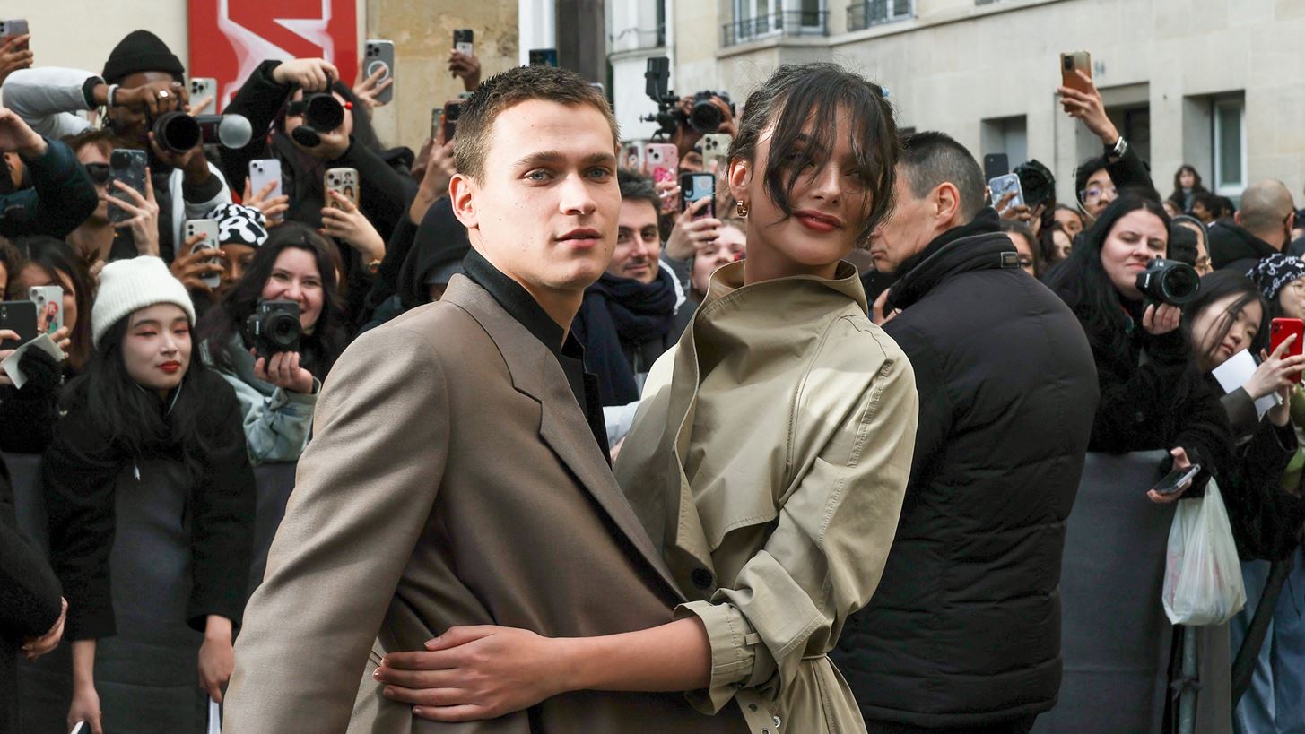 Paris Fashion Week | &#x397; &#x3C3;&#x3C4;&#x3B9;&#x3BB;&#x3AC;&#x3C4;&#x3B7; &#x3B5;&#x3BC;&#x3C6;&#x3AC;&#x3BD;&#x3B9;&#x3C3;&#x3B7; &#x3C4;&#x3B7;&#x3C2; Deva Cassel &#x3BC;&#x3B5; &#x3C4;&#x3BF;&#x3BD; &#x3C3;&#x3CD;&#x3BD;&#x3C4;&#x3C1;&#x3BF;&#x3C6;&#x3CC; &#x3C4;&#x3B7;&#x3C2;