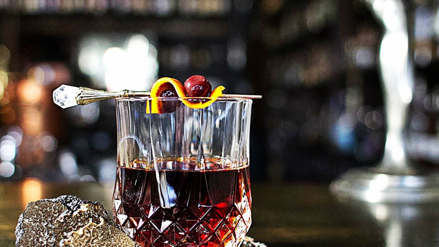 5 &#x3C5;&#x3C0;&#x3AD;&#x3C1;&#x3BF;&#x3C7;&#x3B1; cocktails &#x3BC;&#x3B5; &#x3BA;&#x3BF;&#x3BD;&#x3B9;&#x3AC;&#x3BA;