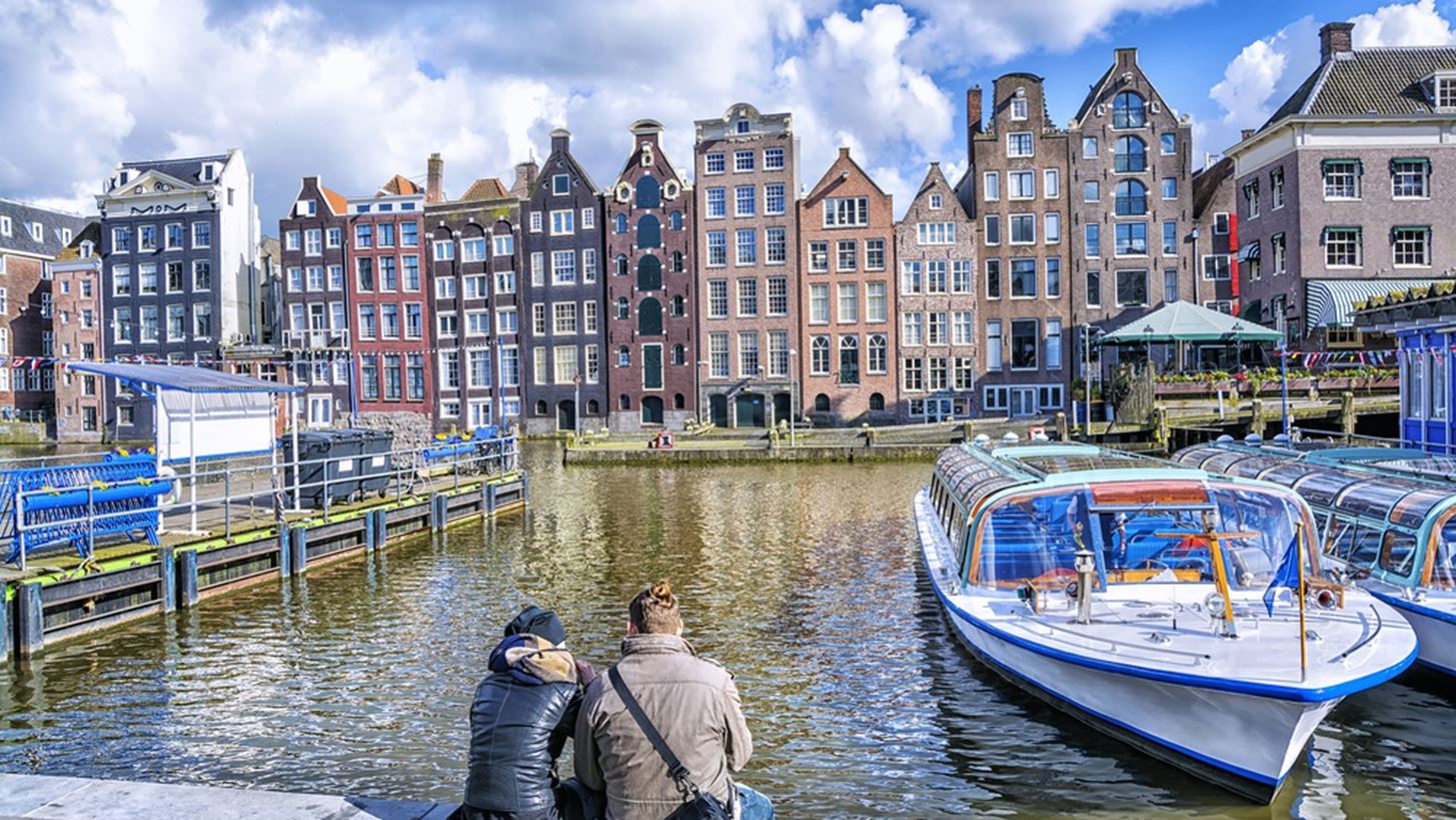 &#x39C;&#x3B5;&#x3C1;&#x3B9;&#x3BA;&#x3AD;&#x3C2; &#x3B1;&#x3C0;&#x3CC; &#x3C4;&#x3B9;&#x3C2; &#x3C0;&#x3B9;&#x3BF; &#x3B5;&#x3BE;&#x3C9;&#x3C6;&#x3C1;&#x3B5;&#x3BD;&#x3B9;&#x3BA;&#x3AC; &#x3CC;&#x3BC;&#x3BF;&#x3C1;&#x3C6;&#x3B5;&#x3C2; &#x3B3;&#x3B5;&#x3B9;&#x3C4;&#x3BF;&#x3BD;&#x3B9;&#x3AD;&#x3C2; &#x3C3;&#x3B5; &#x3CC;&#x3BB;&#x3B7; &#x3C4;&#x3B7;&#x3BD; &#x395;&#x3C5;&#x3C1;&#x3CE;&#x3C0;&#x3B7;