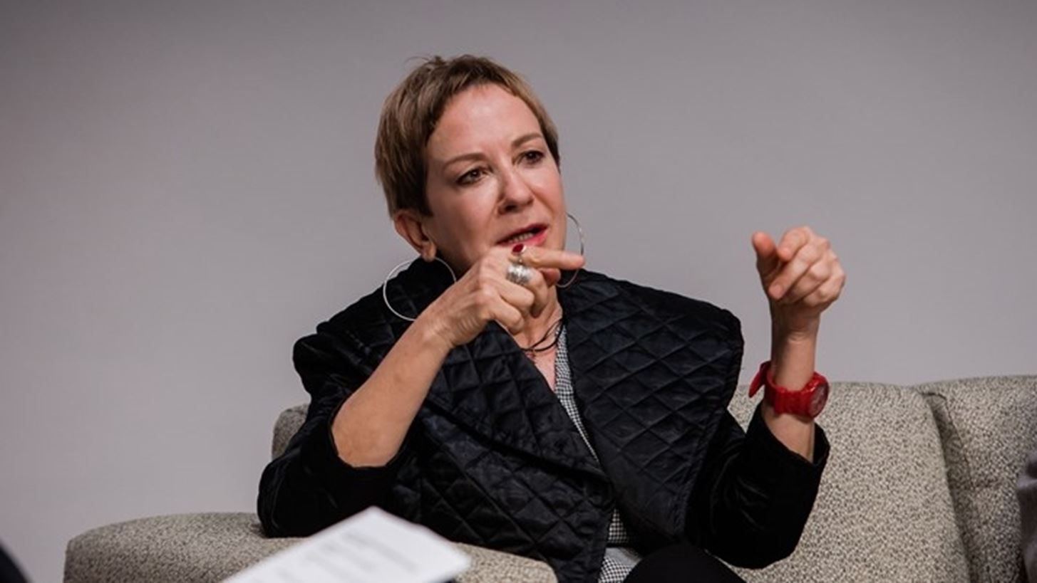 &#x39B;&#x3AD;&#x3BD;&#x3B1; &#x394;&#x3B9;&#x3B2;&#x3AC;&#x3BD;&#x3B7;: &quot;&#x3A4;&#x3BF; &#x3BC;&#x3B5;&#x3B3;&#x3B1;&#x3BB;&#x3CD;&#x3C4;&#x3B5;&#x3C1;&#x3BF; &#x3CC;&#x3C0;&#x3BB;&#x3BF; &#x3BC;&#x3B9;&#x3B1;&#x3C2; &#x3B3;&#x3C5;&#x3BD;&#x3B1;&#x3AF;&#x3BA;&#x3B1;&#x3C2; &#x3B5;&#x3AF;&#x3BD;&#x3B1;&#x3B9; &#x3B7; &#x3C5;&#x3C0;&#x3BF;&#x3C3;&#x3C4;&#x3AE;&#x3C1;&#x3B9;&#x3BE;&#x3B7; &#x3B1;&#x3C0;&#x3CC; &#x3C4;&#x3B9;&#x3C2; &#x3AC;&#x3BB;&#x3BB;&#x3B5;&#x3C2; &#x3B3;&#x3C5;&#x3BD;&#x3B1;&#x3AF;&#x3BA;&#x3B5;&#x3C2; -&#x3B1;&#x3BB;&#x3BB;&#x3AC; &#x3B4;&#x3B5;&#x3BD; &#x3C4;&#x3B7;&#x3BD; &#x3AD;&#x3C7;&#x3BF;&#x3C5;&#x3BC;&#x3B5;&quot;