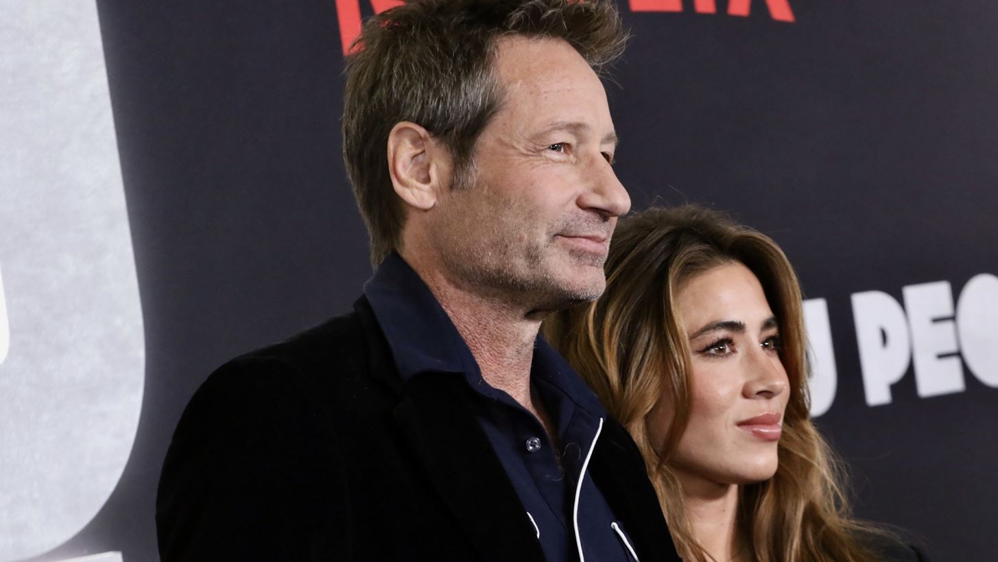 &#x3A0;&#x3B1;&#x3BD;&#x3C4;&#x3C1;&#x3B5;&#x3CD;&#x3C4;&#x3B7;&#x3BA;&#x3B5; &#x3BF; David Duchovny