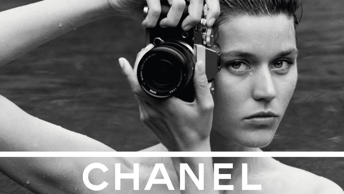 Chanel SS22 | &#x3A4;&#x3B1; &#x3B1;&#x3C4;&#x3BC;&#x3BF;&#x3C3;&#x3C6;&#x3B1;&#x3C1;&#x3B9;&#x3BA;&#x3AC; videos &#x3B3;&#x3B9;&#x3B1; &#x3C4;&#x3B7; &#x3BD;&#x3AD;&#x3B1; &#x3C3;&#x3C5;&#x3BB;&#x3BB;&#x3BF;&#x3B3;&#x3AE;