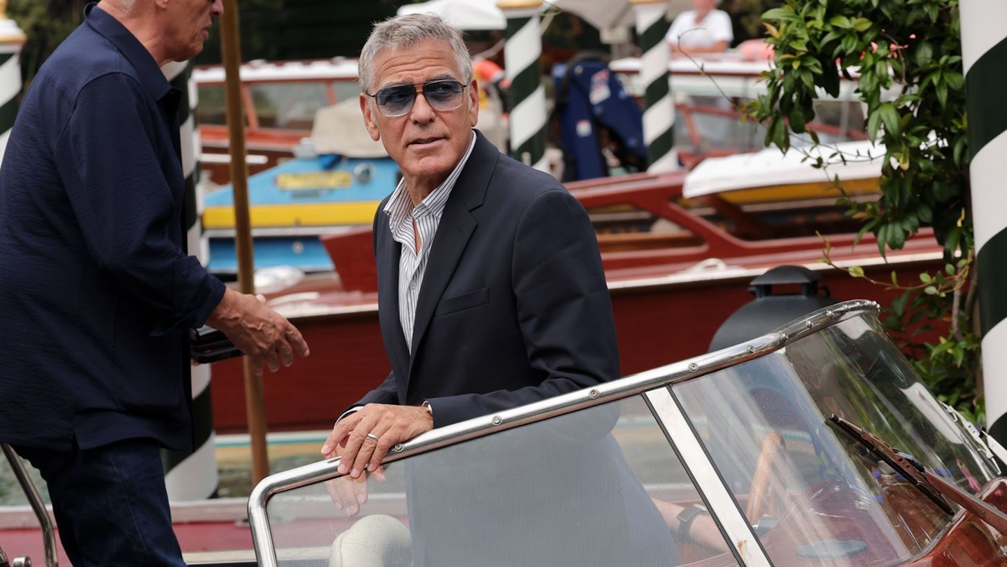 George Clooney | &#x393;&#x3B9;&#x3B1;&#x3C4;&#x3AF; &#x3B1;&#x3BA;&#x3CD;&#x3C1;&#x3C9;&#x3C3;&#x3B5; &#x3C4;&#x3B9;&#x3C2; &#x3B5;&#x3BC;&#x3C6;&#x3B1;&#x3BD;&#x3AF;&#x3C3;&#x3B5;&#x3B9;&#x3C2; &#x3C4;&#x3BF;&#x3C5; &#x3C3;&#x3C4;&#x3B7; &#x392;&#x3B5;&#x3BD;&#x3B5;&#x3C4;&#x3AF;&#x3B1;;