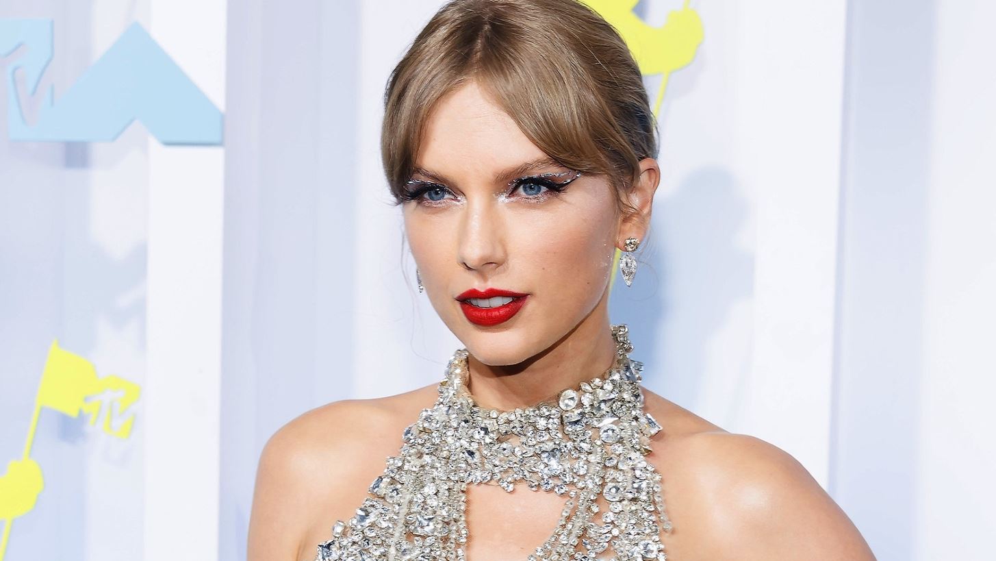 Taylor Swift | &#x39C;&#x3AF;&#x3B1; &#x3B5;&#x3C5;&#x3C1;&#x3C9;&#x3C0;&#x3B1;&#x3CA;&#x3BA;&#x3AE; &#x3C0;&#x3CC;&#x3BB;&#x3B7; &#x3C0;&#x3AE;&#x3C1;&#x3B5; &#x3C4;&#x3BF; &#x3CC;&#x3BD;&#x3BF;&#x3BC;&#x3AC; &#x3C4;&#x3B7;&#x3C2;