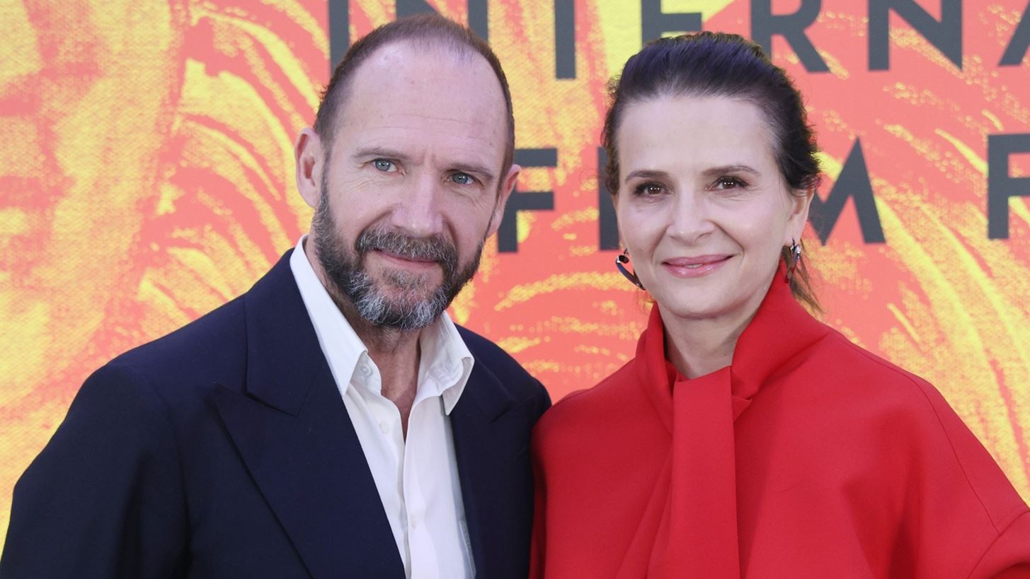Juliette Binoche - Ralph Fiennes | &#x3A4;&#x3AD;&#x3C3;&#x3C3;&#x3B5;&#x3C1;&#x3B1; &#x3BD;&#x3AD;&#x3B1; &#x3C0;&#x3C1;&#x3AC;&#x3B3;&#x3BC;&#x3B1;&#x3C4;&#x3B1; &#x3C0;&#x3BF;&#x3C5; &#x3BC;&#x3AC;&#x3B8;&#x3B1;&#x3BC;&#x3B5; &#x3B1;&#x3C0;&#x3CC; &#x3C4;&#x3B7; &#x3C3;&#x3C5;&#x3BD;&#x3AD;&#x3BD;&#x3C4;&#x3B5;&#x3C5;&#x3BE;&#x3AE; &#x3C4;&#x3BF;&#x3C5;&#x3C2; &#x3C3;&#x3C4;&#x3B7; &#x398;&#x3B5;&#x3C3;&#x3C3;&#x3B1;&#x3BB;&#x3BF;&#x3BD;&#x3AF;&#x3BA;&#x3B7;