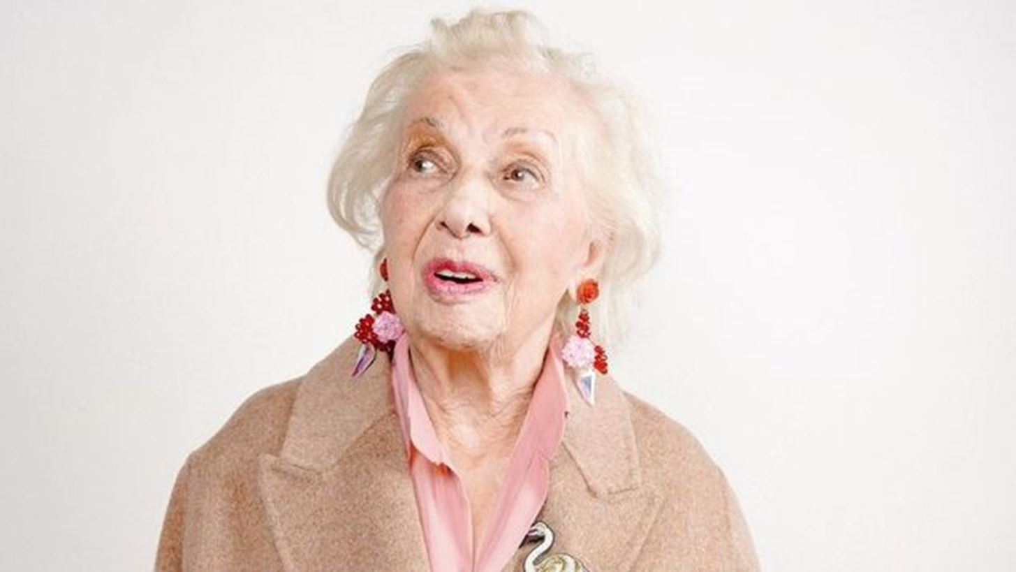 &#x397; 91&#x3C7;&#x3C1;&#x3BF;&#x3BD;&#x3B7; influencer &#x3B1;&#x3C0;&#x3CC; &#x3C4;&#x3BF; &#x399;&#x3C1;&#x3AC;&#x3BD; &#x3C0;&#x3BF;&#x3C5; &#x3B5;&#x3BC;&#x3C0;&#x3BD;&#x3AD;&#x3B5;&#x3B9; &#x3B3;&#x3C5;&#x3BD;&#x3B1;&#x3AF;&#x3BA;&#x3B5;&#x3C2; &#x3BA;&#x3AC;&#x3B8;&#x3B5; &#x3B7;&#x3BB;&#x3B9;&#x3BA;&#x3AF;&#x3B1;&#x3C2;