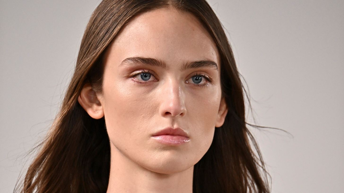 Youthful skin | &#x3A4;&#x3B1; 4 &#x3B2;&#x3AE;&#x3BC;&#x3B1;&#x3C4;&#x3B1; &#x3C0;&#x3B5;&#x3C1;&#x3B9;&#x3C0;&#x3BF;&#x3AF;&#x3B7;&#x3C3;&#x3B7;&#x3C2; &#x3B3;&#x3B9;&#x3B1; &#x3B1;&#x3C0;&#x3CC;&#x3BB;&#x3C5;&#x3C4;&#x3B1; &#x3BD;&#x3B5;&#x3B1;&#x3BD;&#x3B9;&#x3BA;&#x3AE; &#x3B5;&#x3C0;&#x3B9;&#x3B4;&#x3B5;&#x3C1;&#x3BC;&#x3AF;&#x3B4;&#x3B1;, &#x3C3;&#x3B5; &#x3BA;&#x3AC;&#x3B8;&#x3B5; &#x3B7;&#x3BB;&#x3B9;&#x3BA;&#x3AF;&#x3B1;