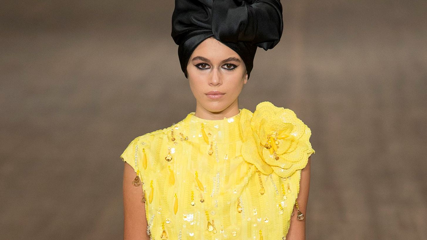 Kaia Gerber: &#x39F;&#x3B9; &#x3B5;&#x3BC;&#x3C6;&#x3B1;&#x3BD;&#x3AF;&#x3C3;&#x3B5;&#x3B9;&#x3C2; &#x3C3;&#x3C4;&#x3BF; &#x3C0;&#x3BF;&#x3BB;&#x3C5;&#x3C3;&#x3C5;&#x3B6;&#x3B7;&#x3C4;&#x3B7;&#x3BC;&#x3AD;&#x3BD;&#x3BF; &#x3BD;&#x3C4;&#x3B5;&#x3BC;&#x3C0;&#x3BF;&#x3CD;&#x3C4;&#x3BF; &#x3C4;&#x3B7;&#x3C2; &#x3C3;&#x3C4;&#x3B1; catwalks