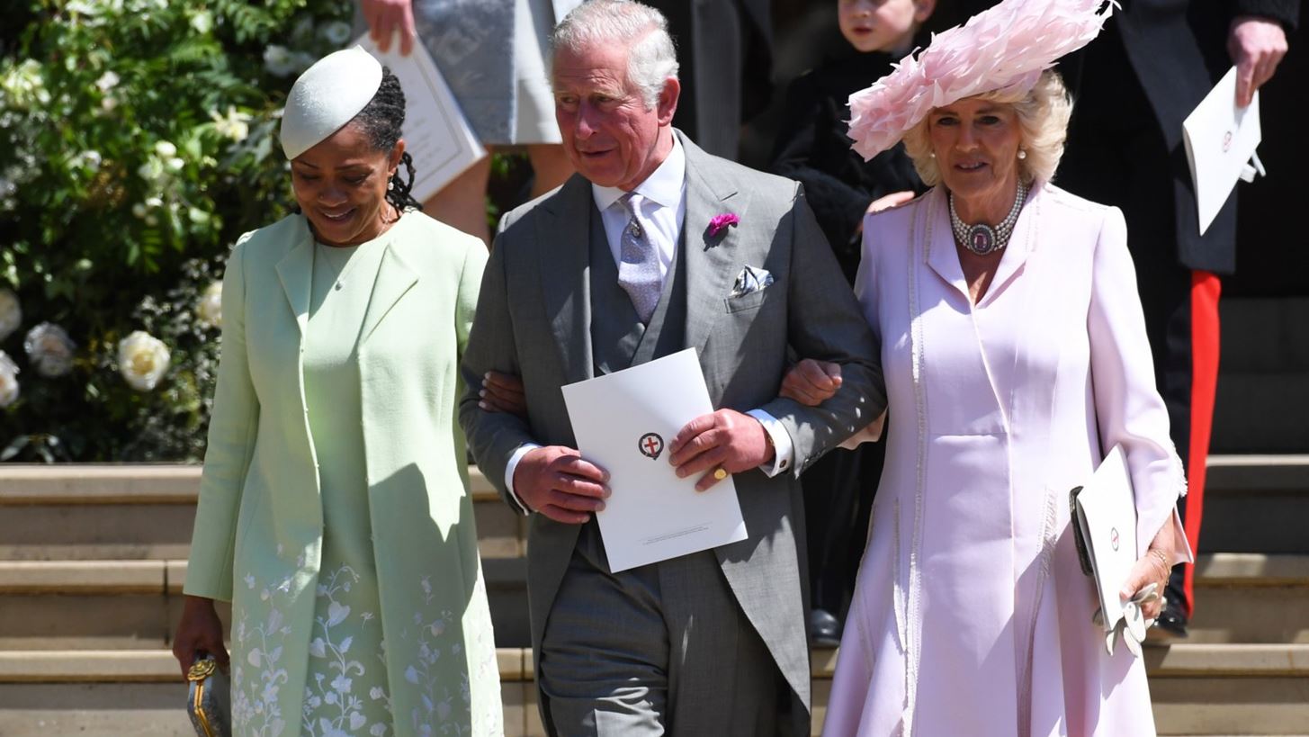 Doria Ragland | &#x397; &#x3BC;&#x3B7;&#x3C4;&#x3AD;&#x3C1;&#x3B1; &#x3C4;&#x3B7;&#x3C2; Meghan Markle &#x3AD;&#x3BA;&#x3B1;&#x3BD;&#x3B5; &#x3BC;&#x3AF;&#x3B1; &#x3B1;&#x3C0;&#x3CC;&#x3BB;&#x3C5;&#x3C4;&#x3B1; &#x3BA;&#x3BF;&#x3BC;&#x3C8;&#x3AE; &#x3B5;&#x3BC;&#x3C6;&#x3AC;&#x3BD;&#x3B9;&#x3C3;&#x3B7;