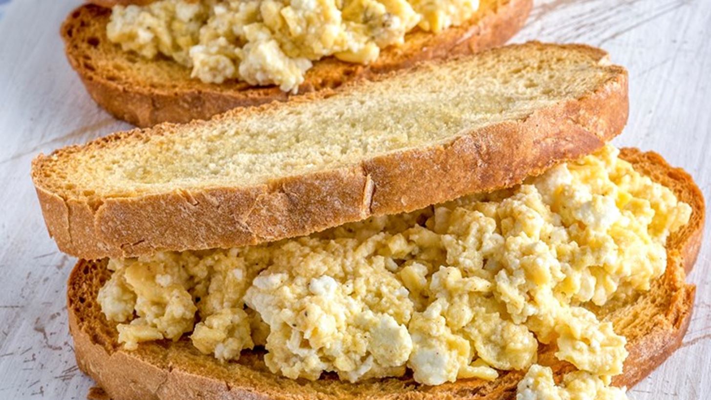 &#x3A3;&#x3AC;&#x3BD;&#x3C4;&#x3BF;&#x3C5;&#x3B9;&#x3C4;&#x3C2; &#x3BC;&#x3B5; Scrambled Eggs