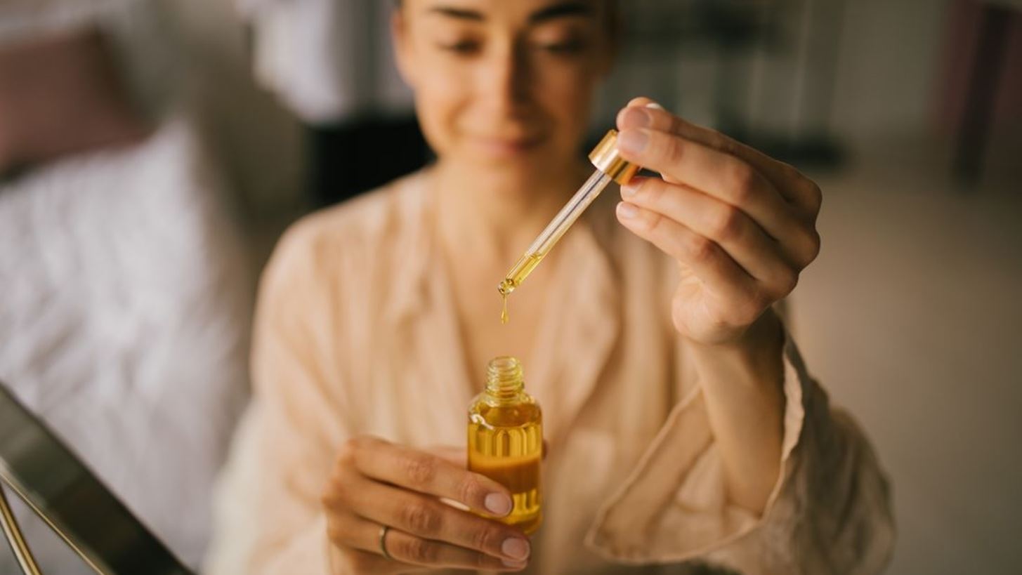 Η επιδερμίδα συμπεριφέρεται σαν να ήταν 10 χρόνια νεότερη με αυτόν τον ορό