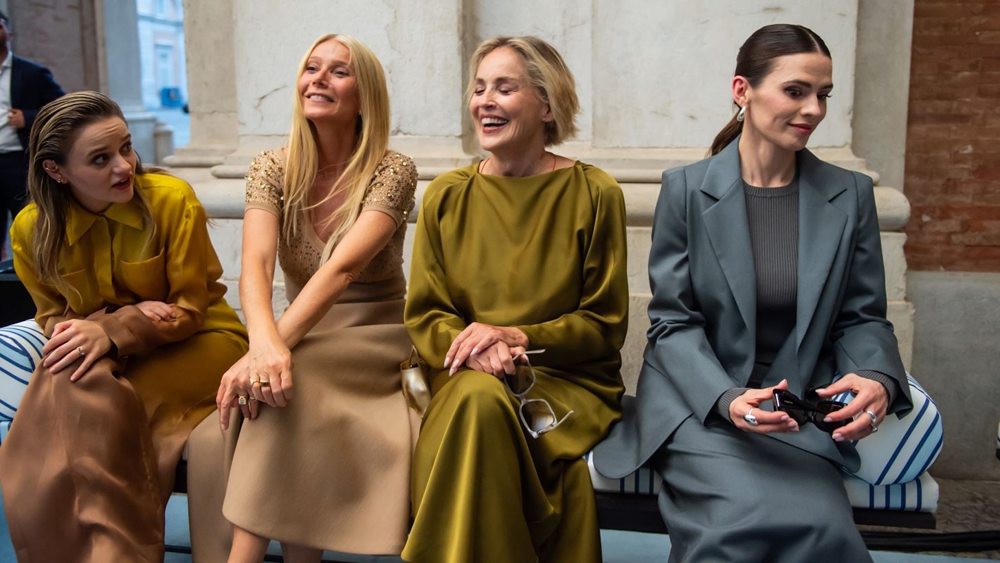 Sharon Stone &amp; Gwyneth Paltrow | &#x3A3;&#x3C4;o front row &#x3C3;&#x3C4;&#x3B7;&#x3BD; &#x3B5;&#x3C0;&#x3AF;&#x3B4;&#x3B5;&#x3B9;&#x3BE;&#x3B7; &#x3BC;&#x3CC;&#x3B4;&#x3B1;&#x3C2; &#x3C4;&#x3BF;&#x3C5; &#x3BF;&#x3AF;&#x3BA;&#x3BF;&#x3C5; Max Mara &#x3C3;&#x3C4;&#x3B7;&#x3BD; &#x399;&#x3C4;&#x3B1;&#x3BB;&#x3AF;&#x3B1;