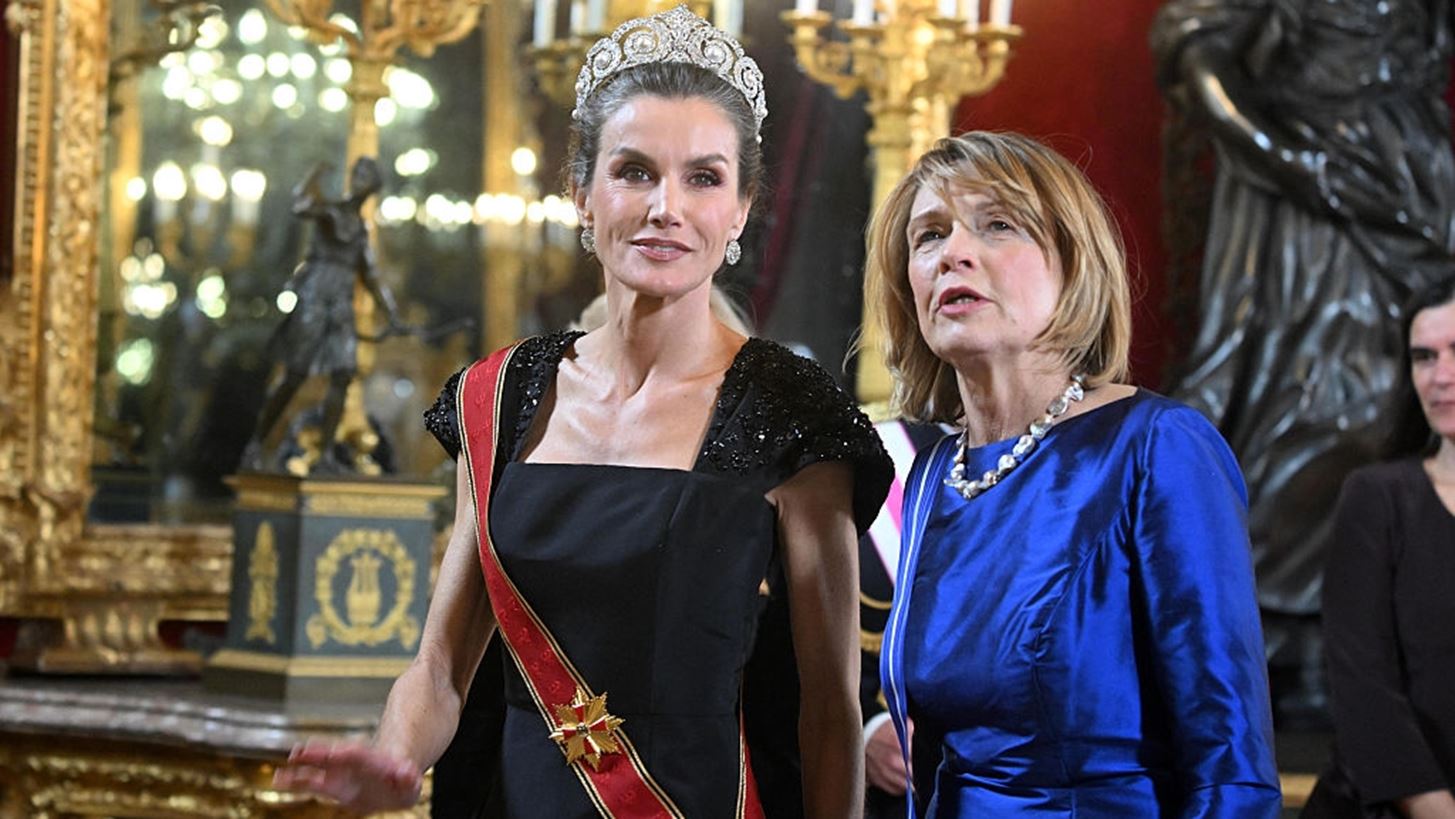 &#x392;&#x3B1;&#x3C3;&#x3AF;&#x3BB;&#x3B9;&#x3C3;&#x3C3;&#x3B1; Letizia | &#x388;&#x3C6;&#x3B5;&#x3C1;&#x3B5; &#x3C0;&#x3AF;&#x3C3;&#x3C9; &#x3C4;&#x3B7;&#x3BD; &#x3C4;&#x3B9;&#x3AC;&#x3C1;&#x3B1; Cartier, &#x3C4;&#x3B7;&#x3BD; &#x3B1;&#x3B3;&#x3B1;&#x3C0;&#x3B7;&#x3BC;&#x3AD;&#x3BD;&#x3B7; &#x3C4;&#x3B7;&#x3C2; &#x3B2;&#x3B1;&#x3C3;&#x3AF;&#x3BB;&#x3B9;&#x3C3;&#x3C3;&#x3B1;&#x3C2; &#x3A3;&#x3BF;&#x3C6;&#x3AF;&#x3B1;&#x3C2;, &#x3C3;&#x3C4;&#x3BF; &#x3C3;&#x3C5;&#x3BC;&#x3C0;&#x3CC;&#x3C3;&#x3B9;&#x3BF; &#x3B3;&#x3B9;&#x3B1; &#x3C4;&#x3BF;&#x3BD; &#x393;&#x3B5;&#x3C1;&#x3BC;&#x3B1;&#x3BD;&#x3CC; &#x3C0;&#x3C1;&#x3CC;&#x3B5;&#x3B4;&#x3C1;&#x3BF;