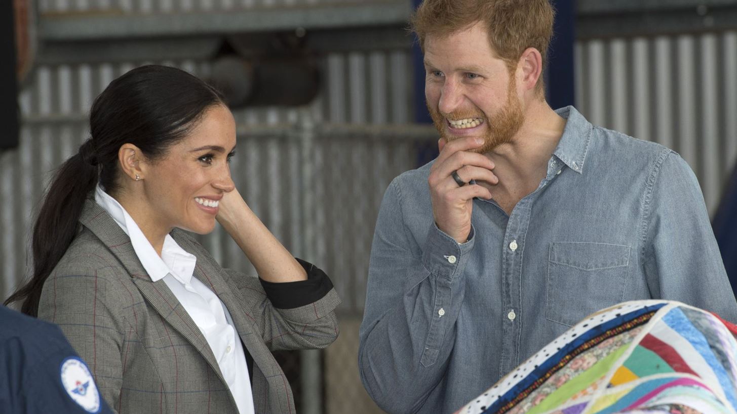 &#x397; Meghan Markle &#x3BC;&#x3CC;&#x3BB;&#x3B9;&#x3C2; &#x3B4;&#x3B7;&#x3BC;&#x3B9;&#x3BF;&#x3CD;&#x3C1;&#x3B3;&#x3B7;&#x3C3;&#x3B5; &#x3AD;&#x3BD;&#x3B1; &#x3BD;&#x3AD;&#x3BF; &#x3C7;&#x3C4;&#x3AD;&#x3BD;&#x3B9;&#x3C3;&#x3BC;&#x3B1;: &#x3C4;&#x3B7;&#x3BD; Royal Ponytail!