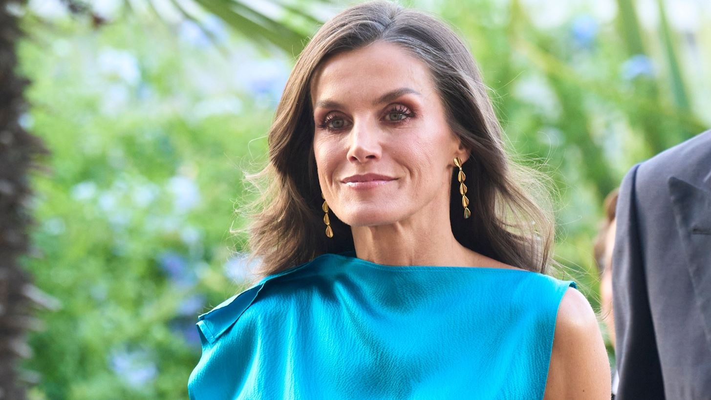 &#x392;&#x3B1;&#x3C3;&#x3AF;&#x3BB;&#x3B9;&#x3C3;&#x3C3;&#x3B1; Letizia | &#x3A4;&#x3BF; &#x3C6;&#x3B8;&#x3B9;&#x3BD;&#x3BF;&#x3C0;&#x3C9;&#x3C1;&#x3B9;&#x3BD;&#x3CC; look &#x3C0;&#x3BF;&#x3C5; &#x3B4;&#x3B7;&#x3BC;&#x3B9;&#x3BF;&#x3CD;&#x3C1;&#x3B3;&#x3B7;&#x3C3;&#x3B5; &#x3BC;&#x3B5; &#x3AD;&#x3BD;&#x3B1; &#x3BB;&#x3B5;&#x3C5;&#x3BA;&#x3CC; &#x3C0;&#x3B1;&#x3BD;&#x3C4;&#x3B5;&#x3BB;&#x3CC;&#x3BD;&#x3B9;