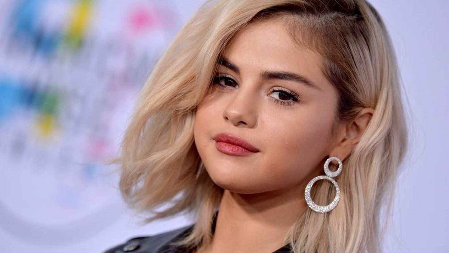 American Music Awards &#x27;17: &#x39F;&#x3B9; 5 &#x3B5;&#x3BC;&#x3C6;&#x3B1;&#x3BD;&#x3AF;&#x3C3;&#x3B5;&#x3B9;&#x3C2; &#x3C0;&#x3BF;&#x3C5; &#x3BE;&#x3B5;&#x3C7;&#x3C9;&#x3C1;&#x3AF;&#x3C3;&#x3B1;&#x3BC;&#x3B5; &#x3C3;&#x3C4;&#x3BF; red carpet