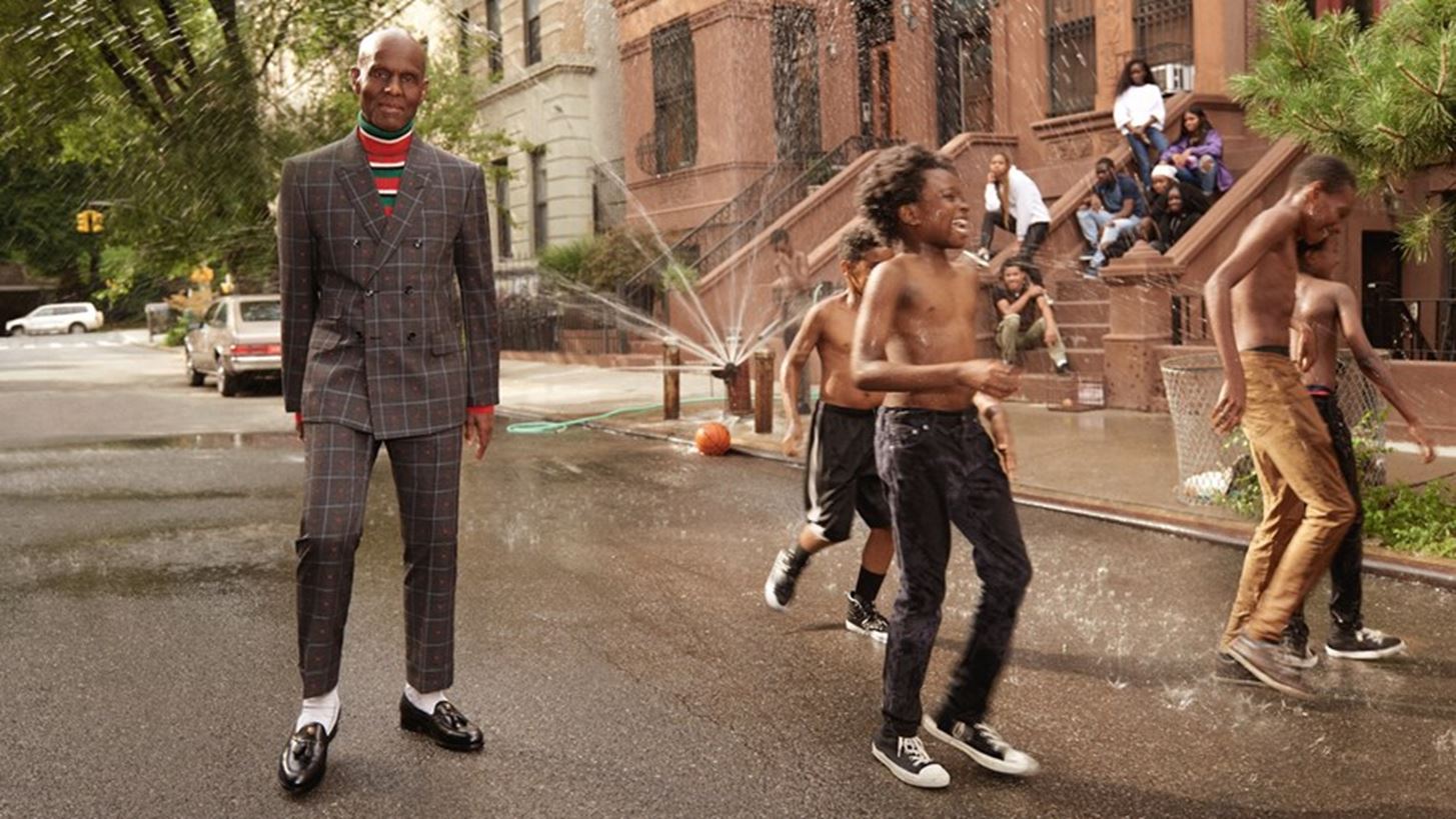 &#x39F; &#x3BF;&#x3AF;&#x3BA;&#x3BF;&#x3C2; Gucci &#x3C3;&#x3C5;&#x3BD;&#x3B5;&#x3C1;&#x3B3;&#x3AC;&#x3B6;&#x3B5;&#x3C4;&#x3B1;&#x3B9; &#x3BA;&#x3B1;&#x3B9; &#x3B5;&#x3C0;&#x3AF;&#x3C3;&#x3B7;&#x3BC;&#x3B1; &#x3BC;&#x3B5; &#x3C4;&#x3BF;&#x3BD; &#x3B8;&#x3C1;&#x3C5;&#x3BB;&#x3B9;&#x3BA;&#x3CC; Dapper Dan