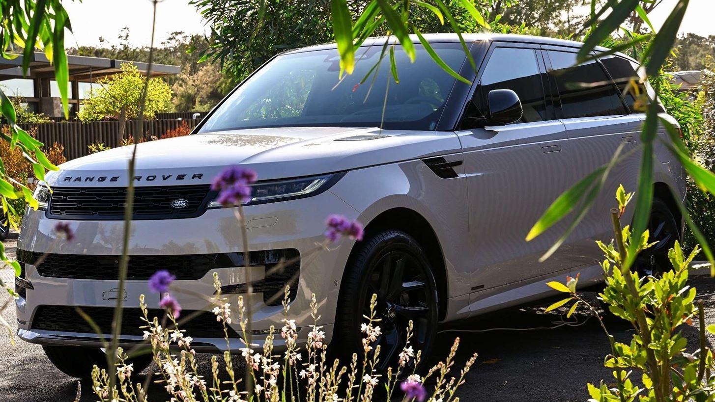 &#x39C;&#x3AF;&#x3B1; &#x3BE;&#x3B5;&#x3C7;&#x3C9;&#x3C1;&#x3B9;&#x3C3;&#x3C4;&#x3AE; Range Rover &#x3B5;&#x3BC;&#x3C0;&#x3B5;&#x3B9;&#x3C1;&#x3AF;&#x3B1;