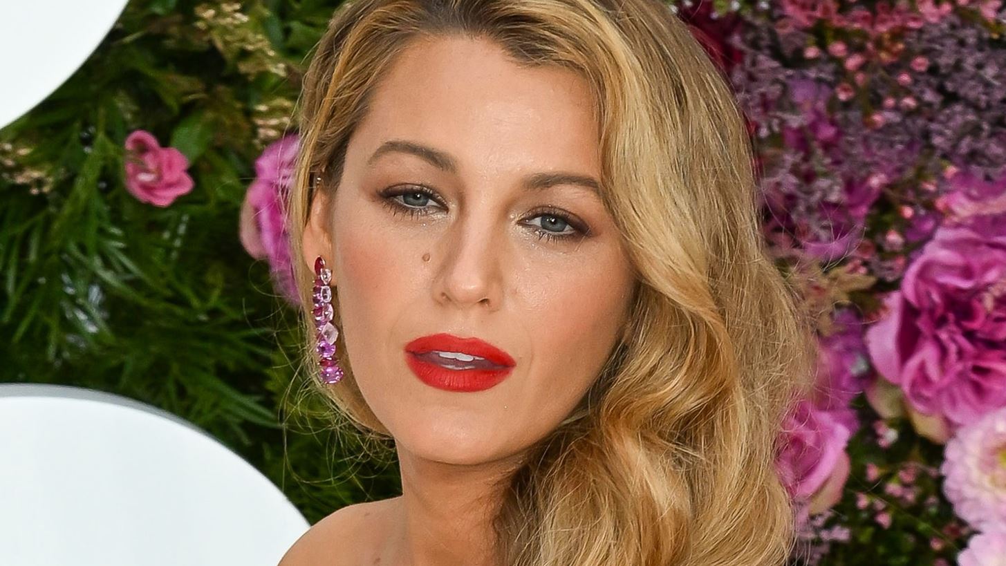 Blake Lively | &#x38C;&#x3BB;&#x3BF;&#x3B9; &#x3BC;&#x3B9;&#x3BB;&#x3BF;&#x3CD;&#x3BD; &#x3B3;&#x3B9;&#x3B1; &#x3C4;&#x3B7; &#x3B4;&#x3B9;&#x3B1;&#x3BC;&#x3AC;&#x3C7;&#x3B7; &#x3C4;&#x3B7;&#x3C2; &#x3BC;&#x3B5; &#x3C4;&#x3BF;&#x3BD; Justin Baldoni - T&#x3B9; &#x3C0;&#x3C1;&#x3B1;&#x3B3;&#x3BC;&#x3B1;&#x3C4;&#x3B9;&#x3BA;&#x3AC; &#x3C3;&#x3C5;&#x3BC;&#x3B2;&#x3B1;&#x3AF;&#x3BD;&#x3B5;&#x3B9;;