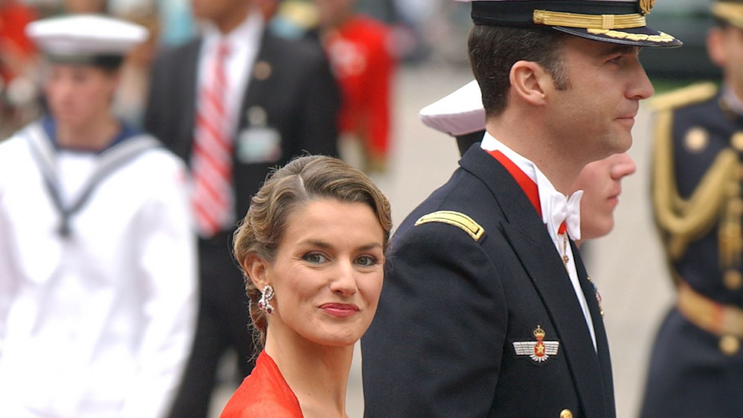 Όταν η ανύπαντρη Letizia έσπασε κάθε πρωτόκολλο στο γάμο του πρίγκιπα Frederik – Η εμφάνιση που συζητήθηκε όσο καμία Όταν η ανύπαντρη Letizia έσπασε κάθε πρωτόκολλο στο γάμο του πρίγκιπα Frederik – Η εμφάνιση που συζητήθηκε όσο καμία