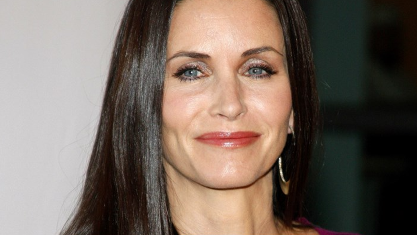&#x397; Courteney Cox &#x3BC;&#x3B9;&#x3BB;&#x3AC;&#x3B5;&#x3B9; &#x3B1;&#x3BD;&#x3BF;&#x3B9;&#x3C7;&#x3C4;&#x3AC; &#x3B3;&#x3B9;&#x3B1; &#x3C4;&#x3B7;&#x3BD; &#x3B5;&#x3BC;&#x3BC;&#x3B7;&#x3BD;&#x3CC;&#x3C0;&#x3B1;&#x3C5;&#x3C3;&#x3B7; &#x3BA;&#x3B1;&#x3B9; &#x3BB;&#x3AD;&#x3B5;&#x3B9; &#x3BC;&#x3CC;&#x3BD;&#x3BF; &#x3B1;&#x3BB;&#x3AE;&#x3B8;&#x3B5;&#x3B9;&#x3B5;&#x3C2;