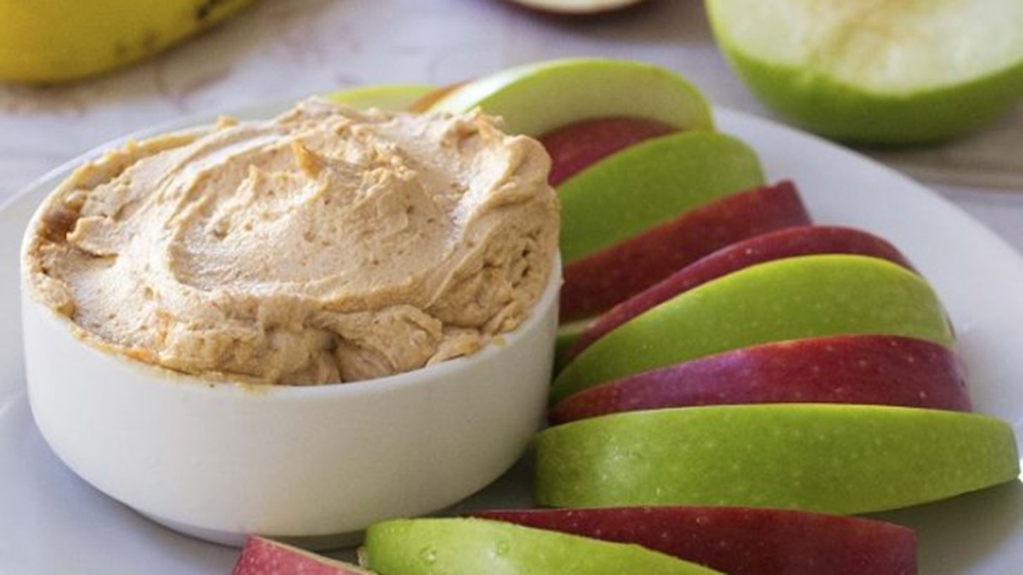 Εύκολο ντιπ για φρούτα με γιαούρτι και φιστικοβούτυρο και έχεις το πιο υγιεινό σνακ σε 1 λεπτό!