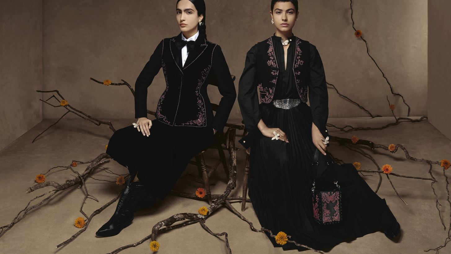 H &#x3BA;&#x3B1;&#x3BC;&#x3C0;&#x3AC;&#x3BD;&#x3B9;&#x3B1; &#x3C4;&#x3B7;&#x3C2; Dior Cruise 2024 &#x3B5;&#x3BC;&#x3C0;&#x3BD;&#x3AD;&#x3B5;&#x3C4;&#x3B1;&#x3B9; &#x3B1;&#x3C0;&#x3CC; &#x3C4;&#x3B7; Frida Kahlo