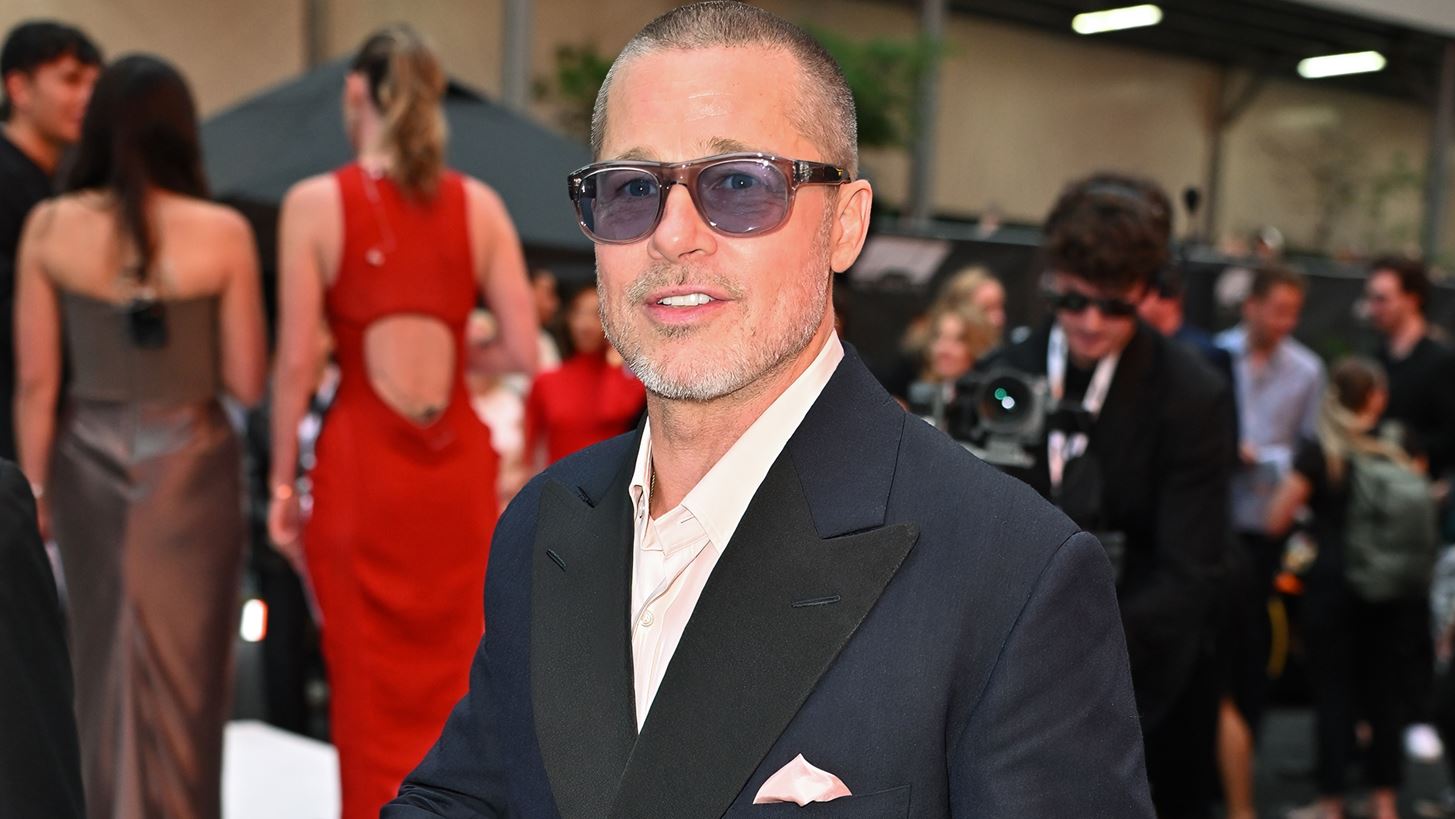 &#x3A0;&#x3BF;&#x3BB;&#x3CD; &#x3B4;&#x3CD;&#x3C3;&#x3BA;&#x3BF;&#x3BB;&#x3B5;&#x3C2; &#x3CE;&#x3C1;&#x3B5;&#x3C2; &#x3B3;&#x3B9;&#x3B1; &#x3C4;&#x3BF;&#x3BD; Brad Pitt | &#x388;&#x3C6;&#x3C5;&#x3B3;&#x3B5; &#x3B1;&#x3C0;&#x3CC; &#x3C4;&#x3B7; &#x3B6;&#x3C9;&#x3AE; &#x3B7; &#x3BC;&#x3B7;&#x3C4;&#x3AD;&#x3C1;&#x3B1; &#x3C4;&#x3BF;&#x3C5;