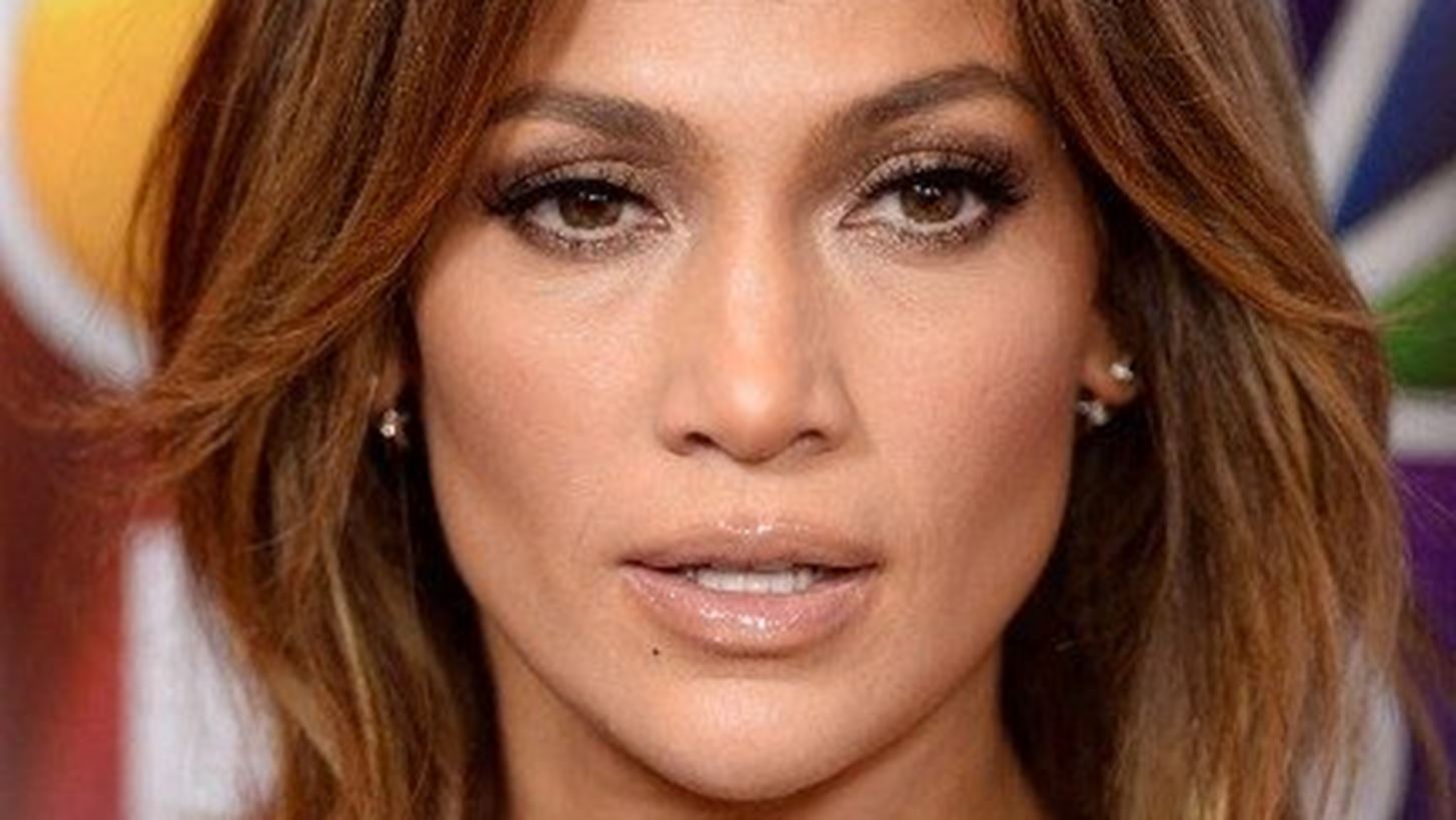 Jennifer Lopez | Ποζάρει χωρίς ίχνος μακιγιάζ αγκαλιά με τα δίδυμα