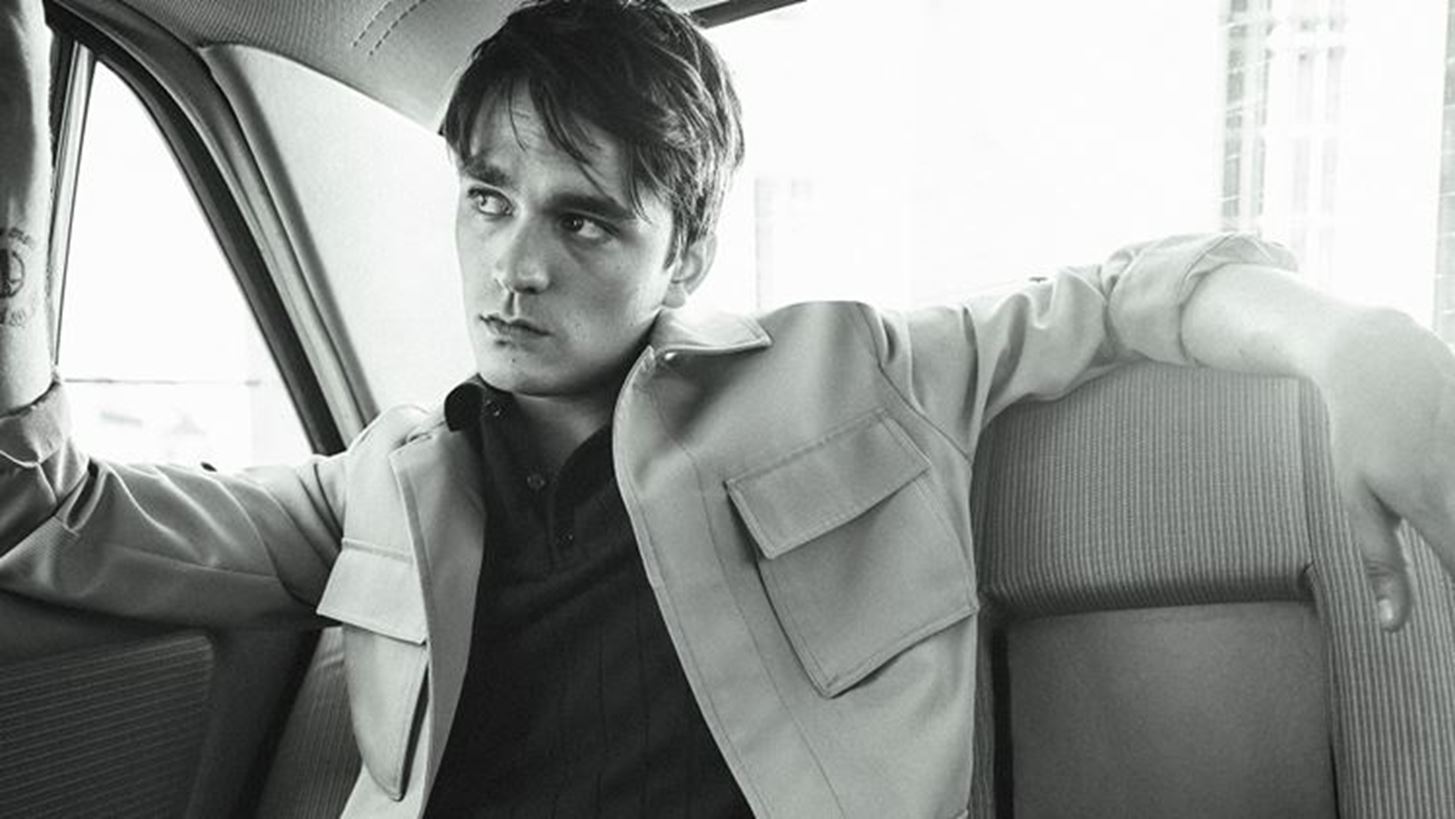 City of Lights | &#x39F; &#x3B3;&#x3B9;&#x3BF;&#x3C2; &#x3C4;&#x3BF;&#x3C5; Alain Delon &#x3C0;&#x3C1;&#x3C9;&#x3C4;&#x3B1;&#x3B3;&#x3C9;&#x3BD;&#x3B9;&#x3C3;&#x3C4;&#x3B5;&#x3AF; &#x3C3;&#x3C4;o &#x3BD;&#x3AD;o Mango Man editorial
