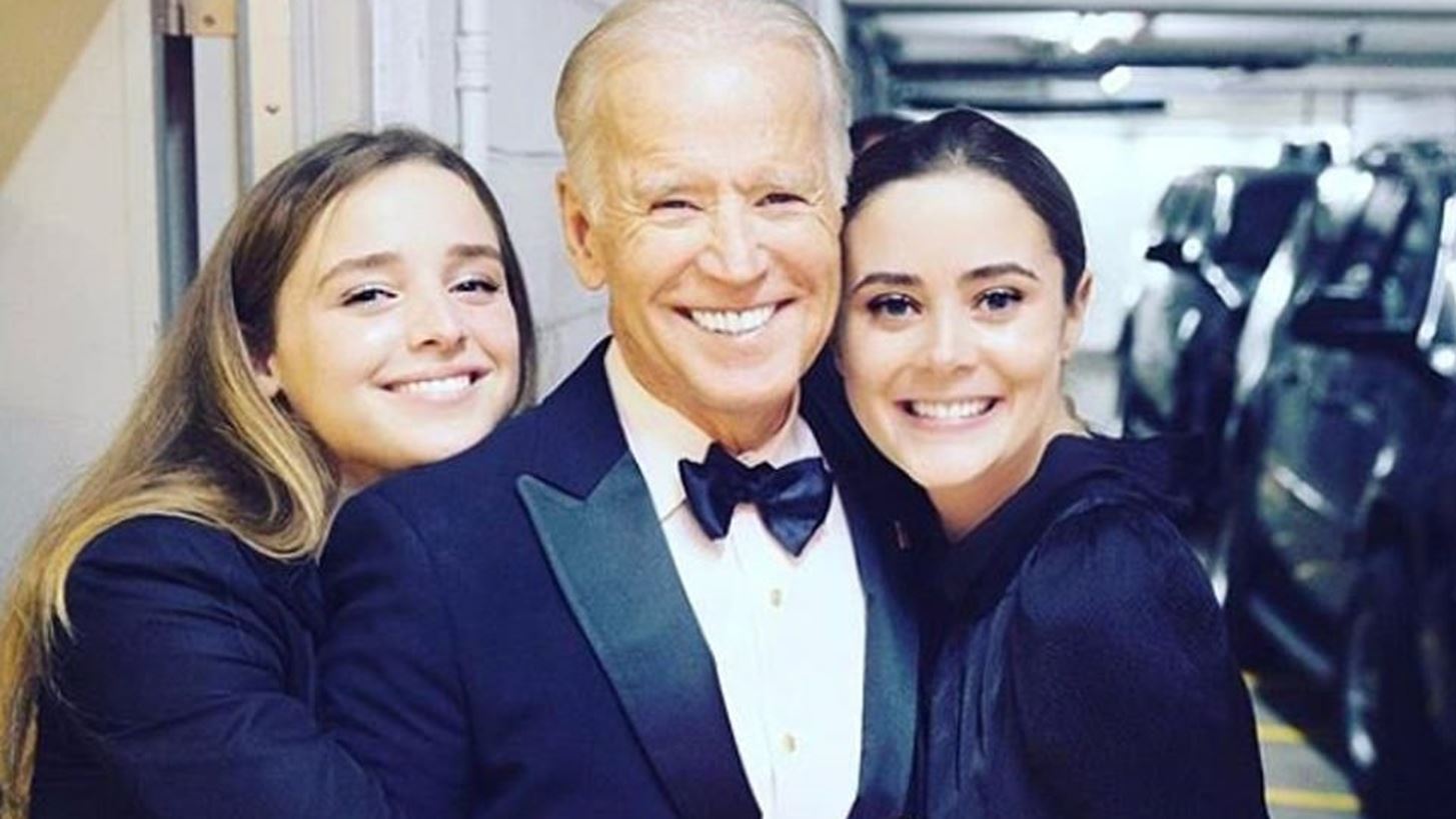 Naomi Biden | H &#x3BA;&#x3BF;&#x3CD;&#x3BA;&#x3BB;&#x3B1; &#x3B5;&#x3B3;&#x3B3;&#x3BF;&#x3BD;&#x3AE; &#x3C4;&#x3BF;&#x3C5; Joe Biden