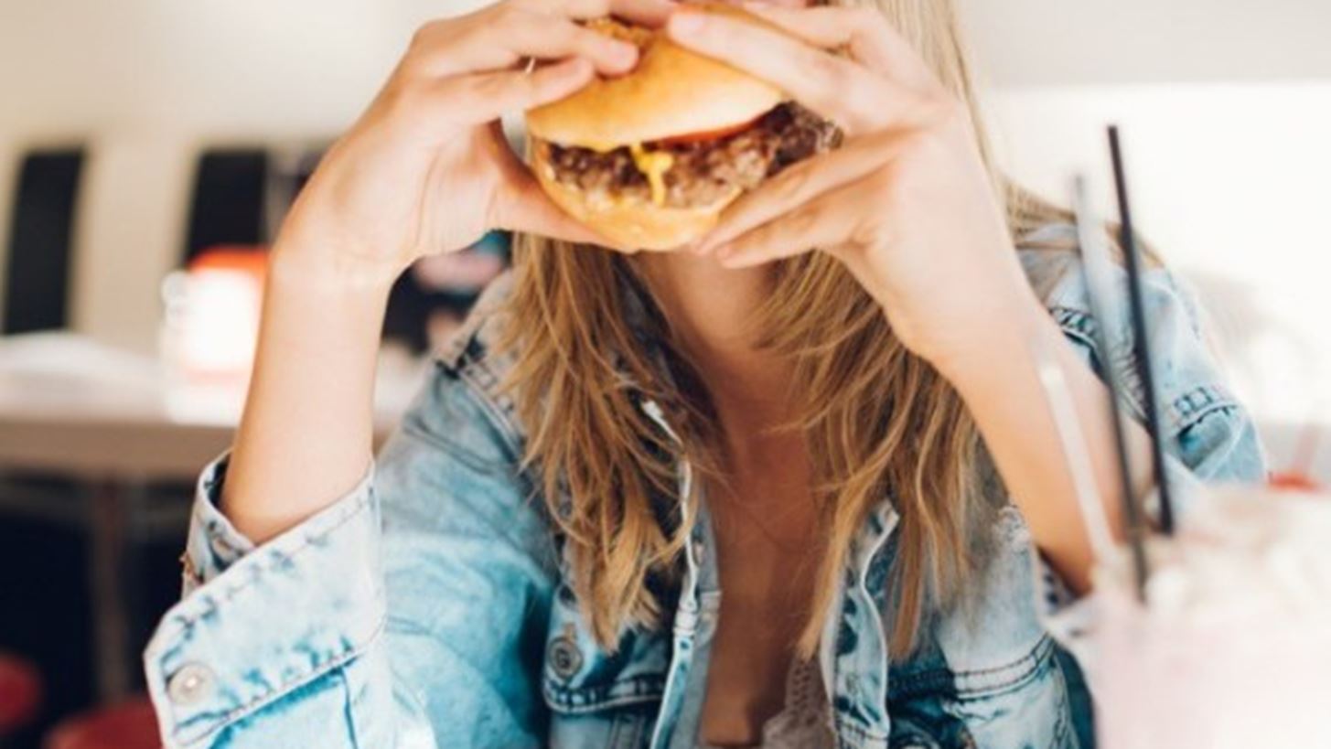 Γιατί πρέπει να σταματήσεις να τρως junk food σήμερα κιόλας;